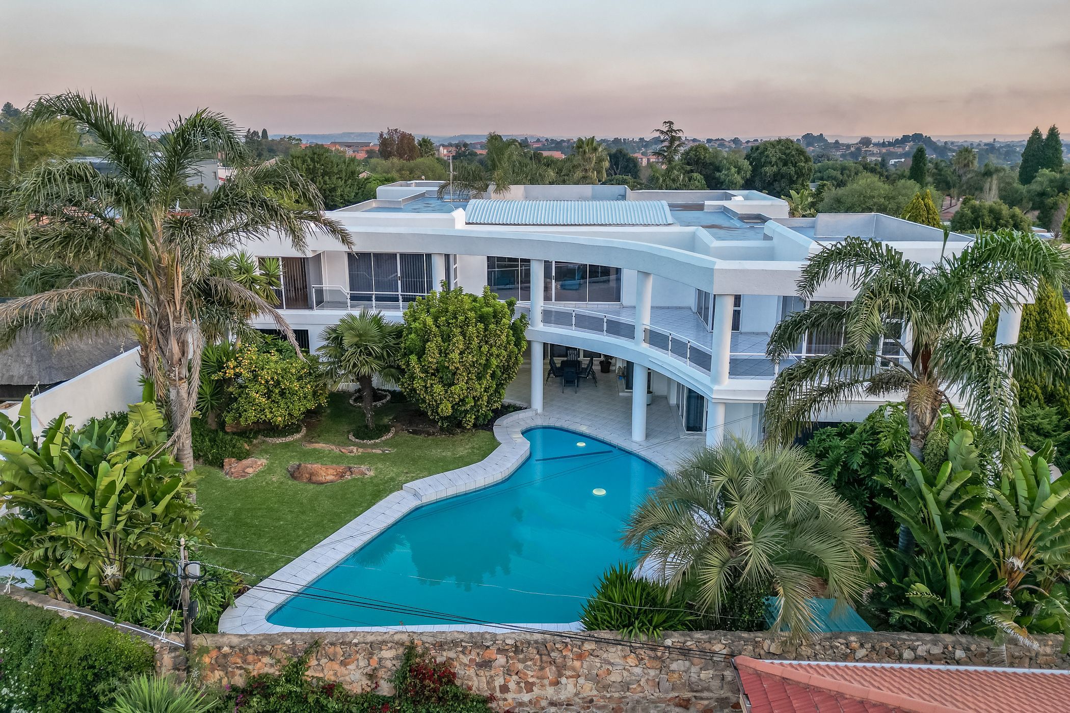 6 Bedroom House For Sale Northcliff (Johannesburg) RAN1615039 Pam