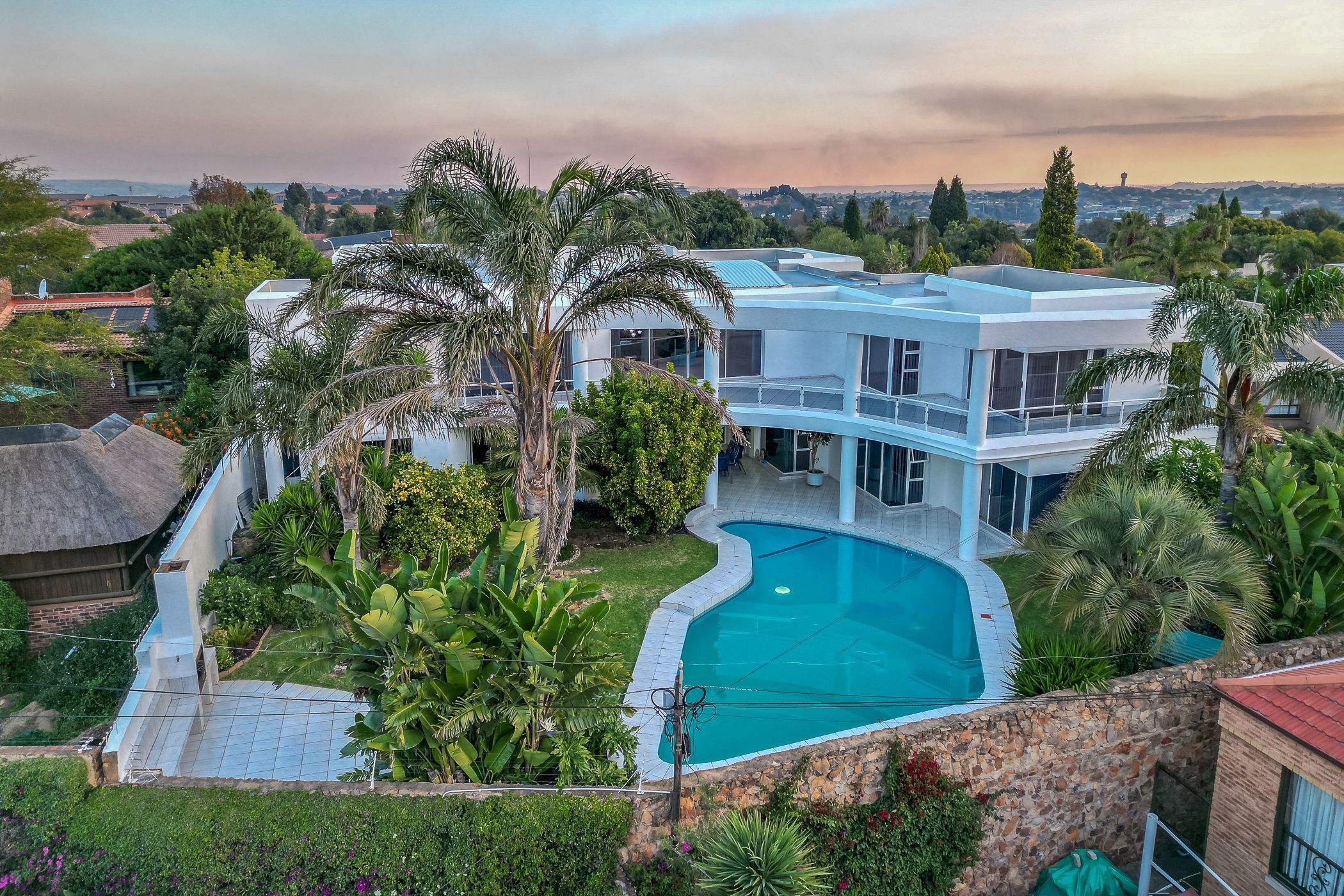 6 Bedroom House For Sale Northcliff (Johannesburg) RAN1615039 Pam