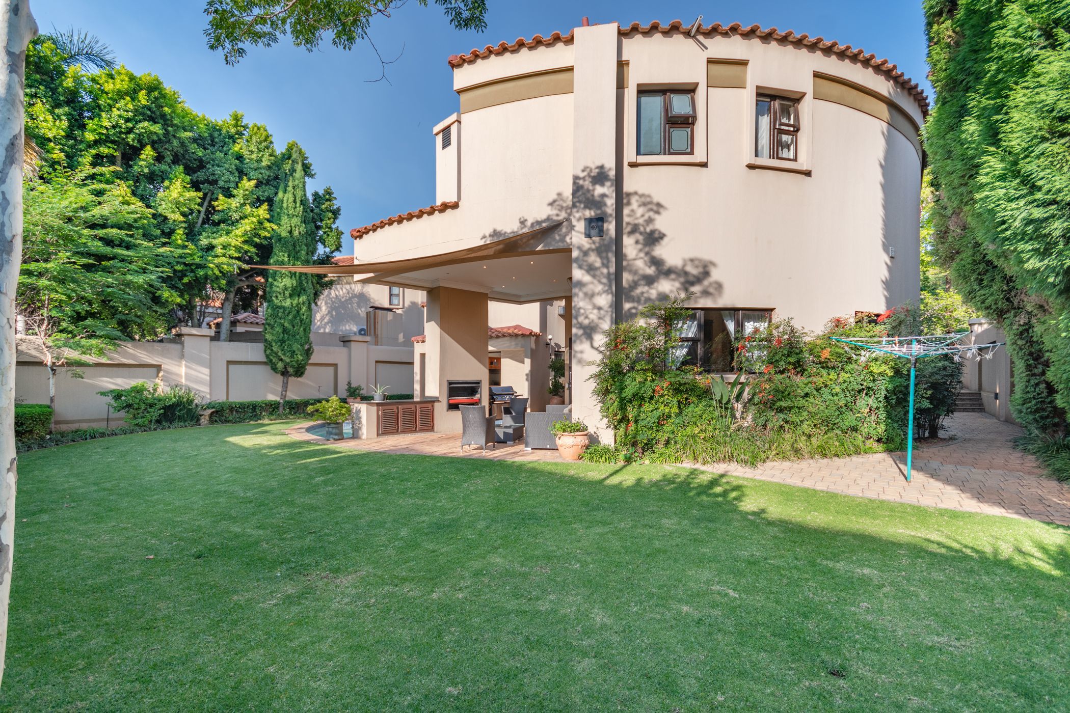 4 Bedroom Cluster House For Sale Bedfordview BED1612863 Pam