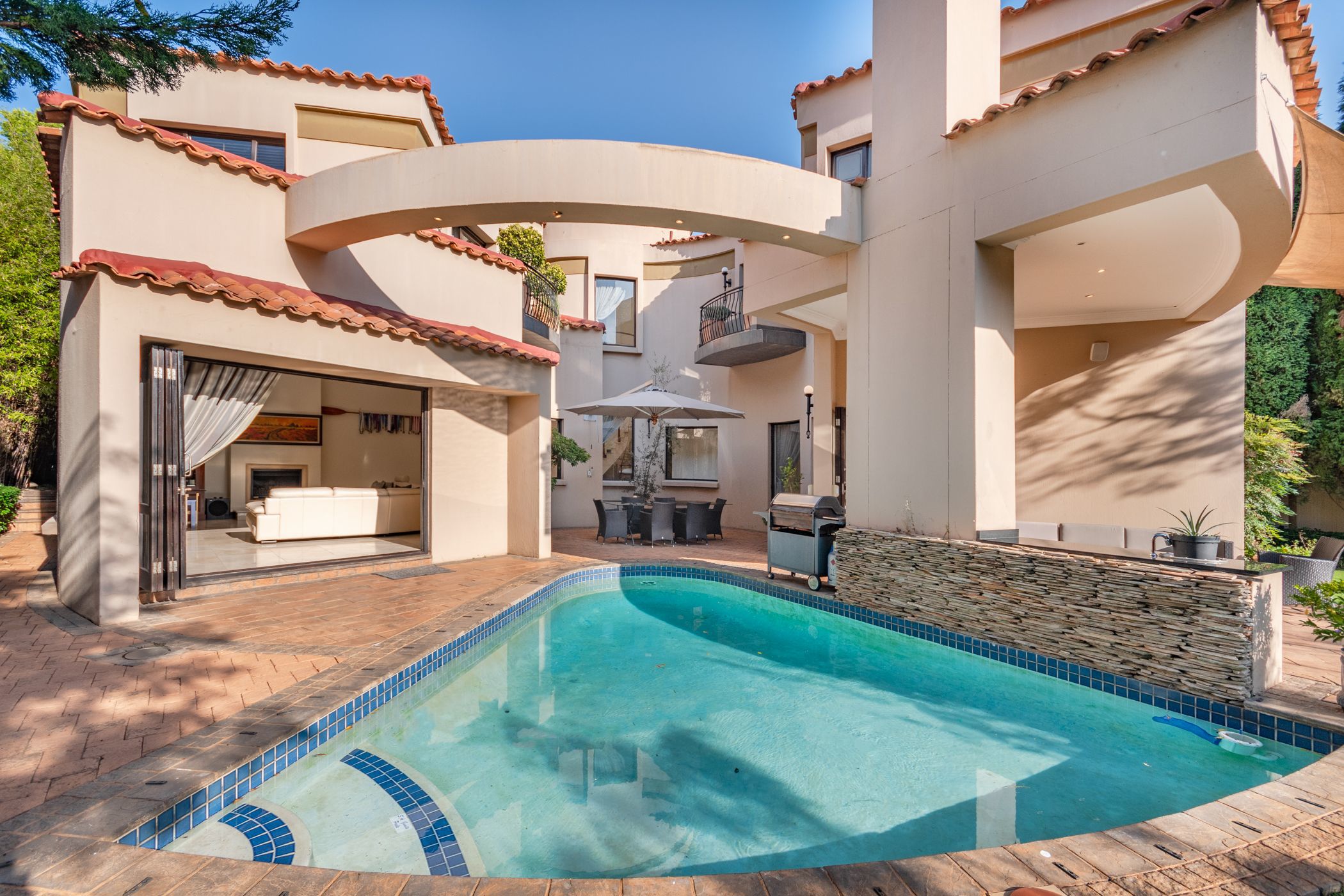 4 Bedroom Cluster House For Sale Bedfordview BED1612863 Pam