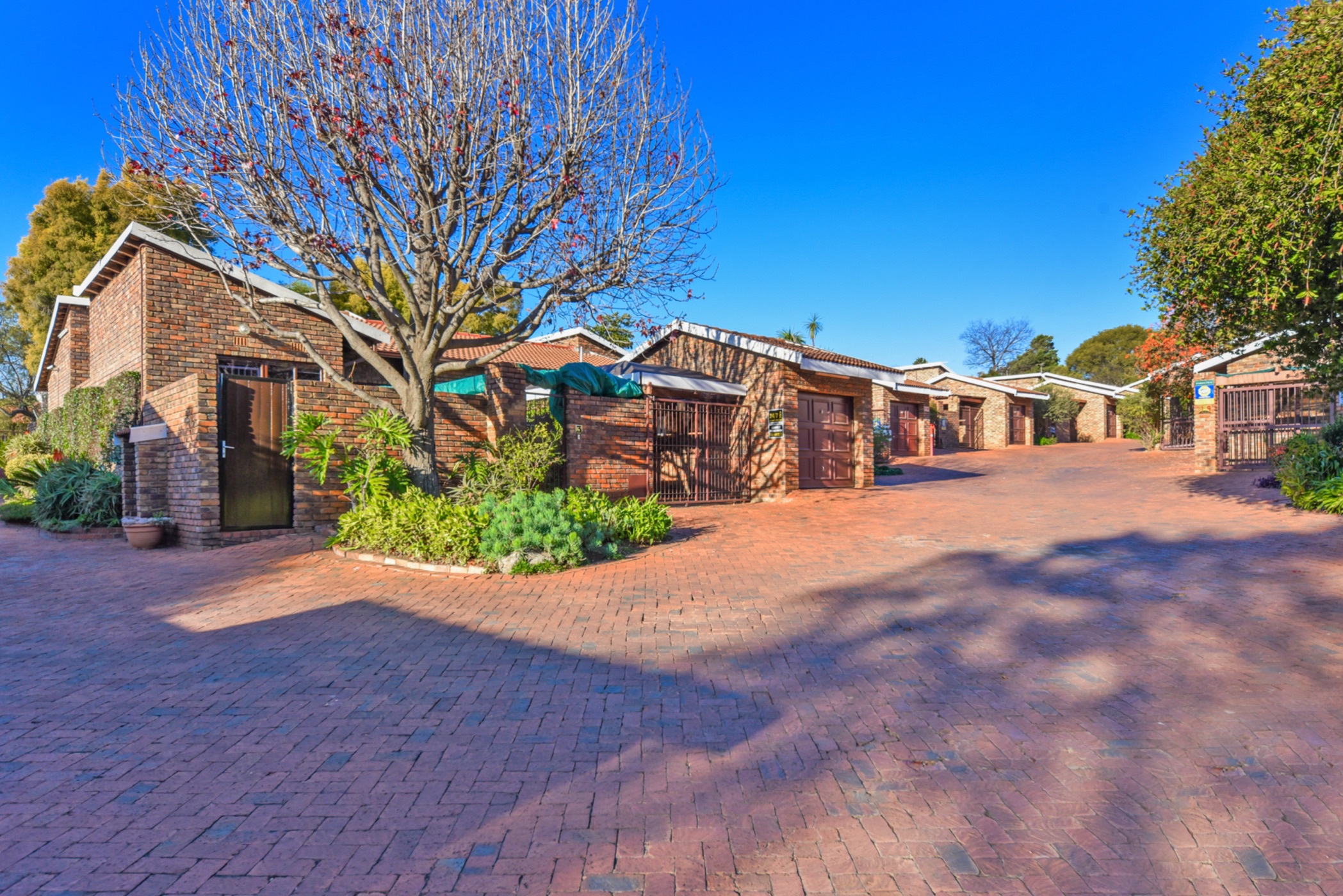 3 Bedroom Townhouse For Sale River Club (Sandton) HP1618953 Pam