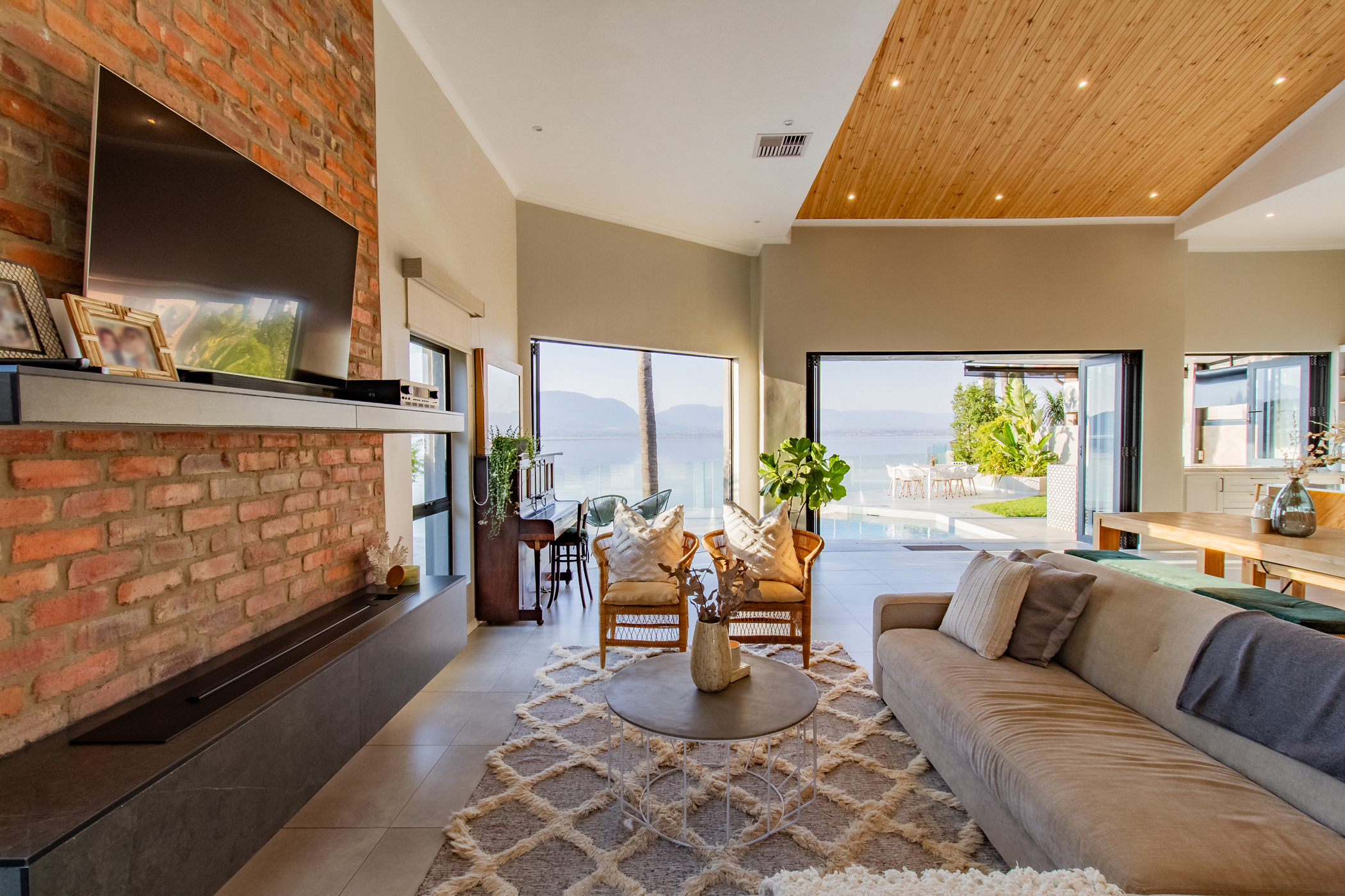 4 Bedroom Golf Estate House For Sale Pecanwood 1HR1619356 Pam