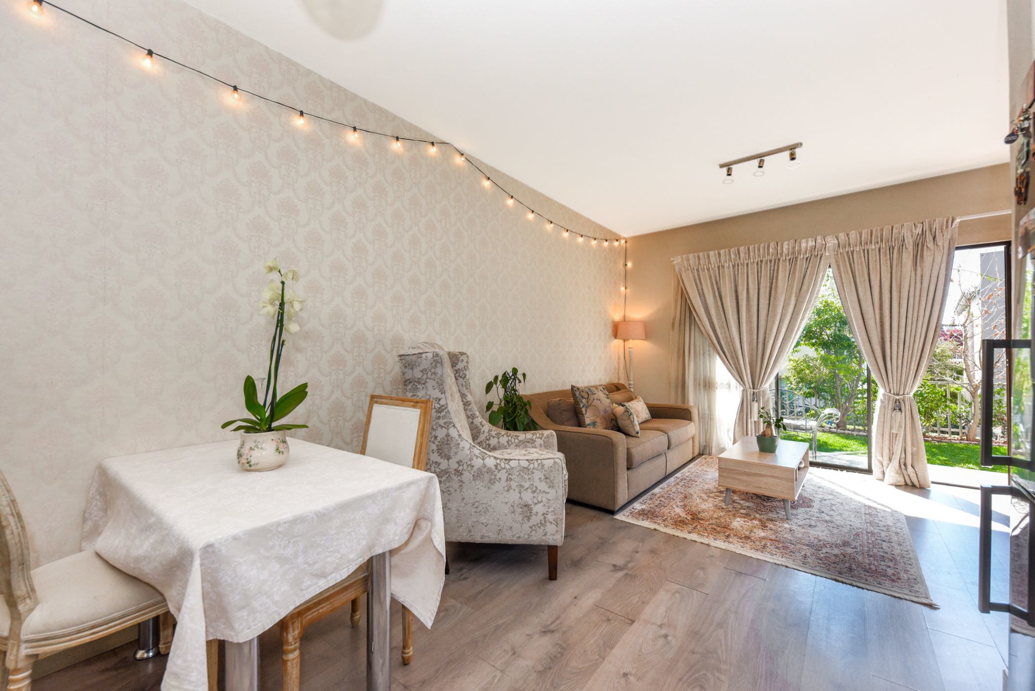 2 Bedroom Apartment For Sale Beverley FW1618564 Pam Golding Properties