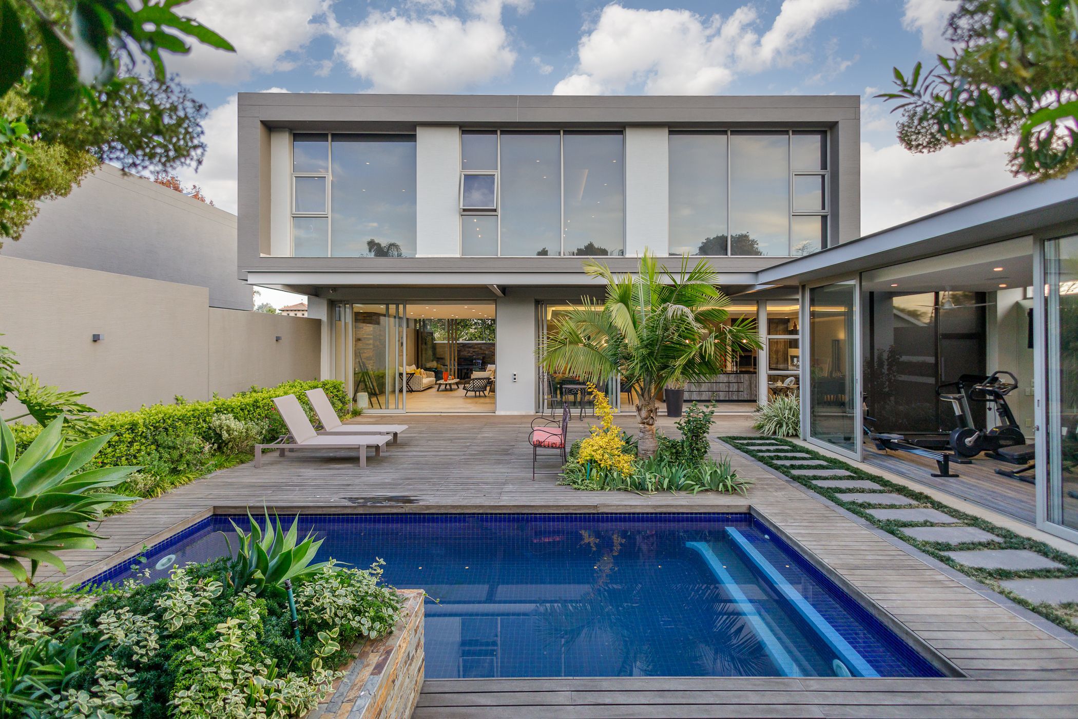 4 bedroom double-storey cluster for sale in Bedfordview