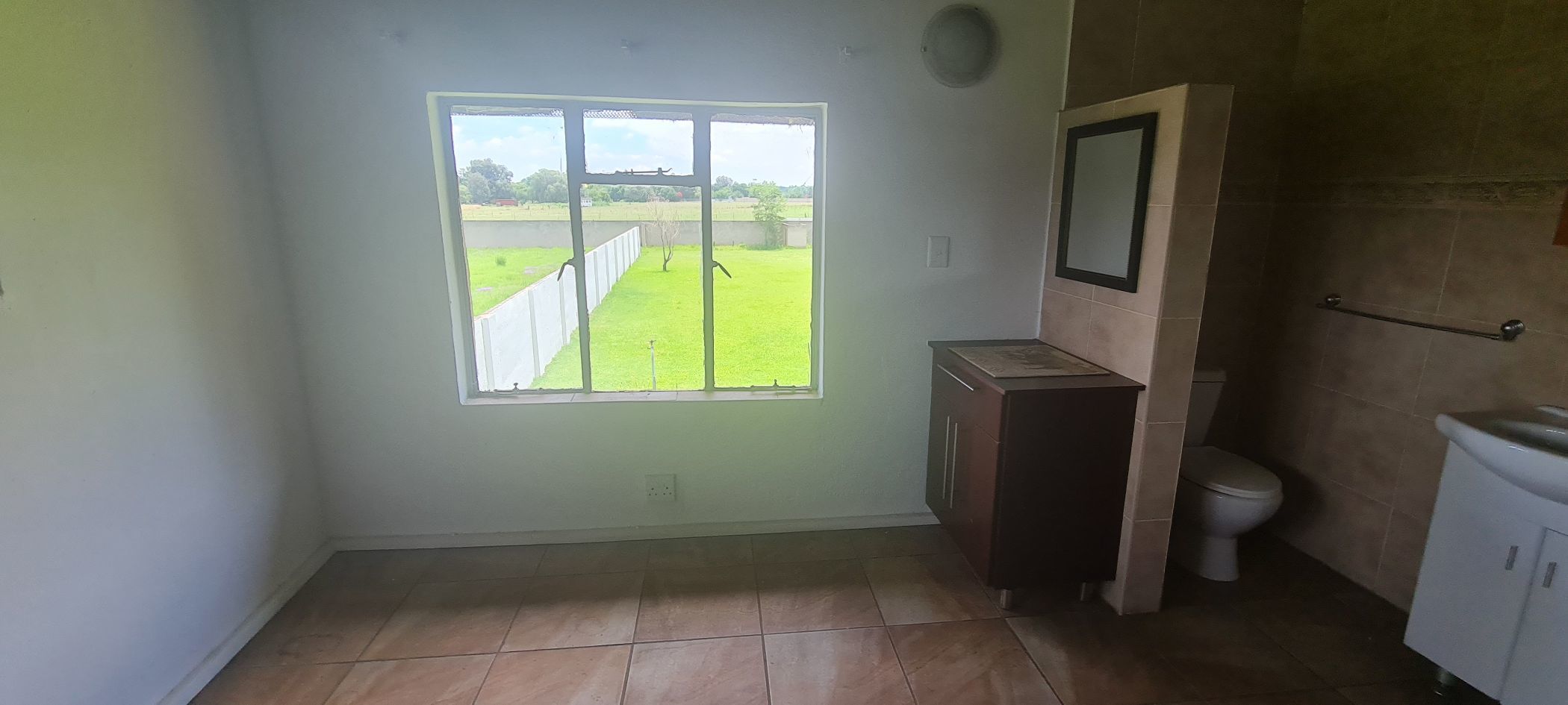 2 Bedroom Garden Apartment To Rent Vandermerweskroon 1VT1616823