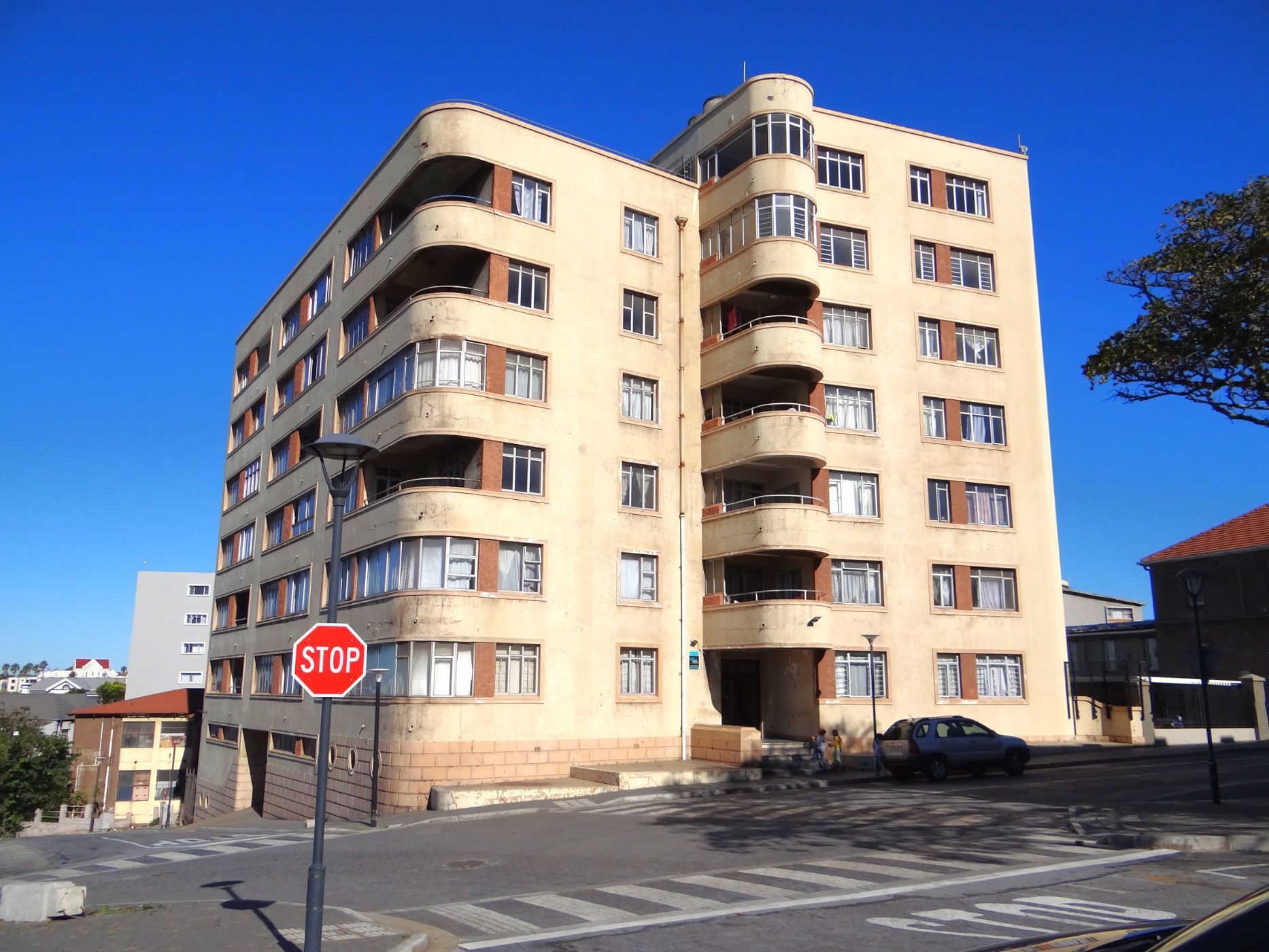 1 Bedroom Apartment For Sale Central (Port Elizabeth (Gqeberha