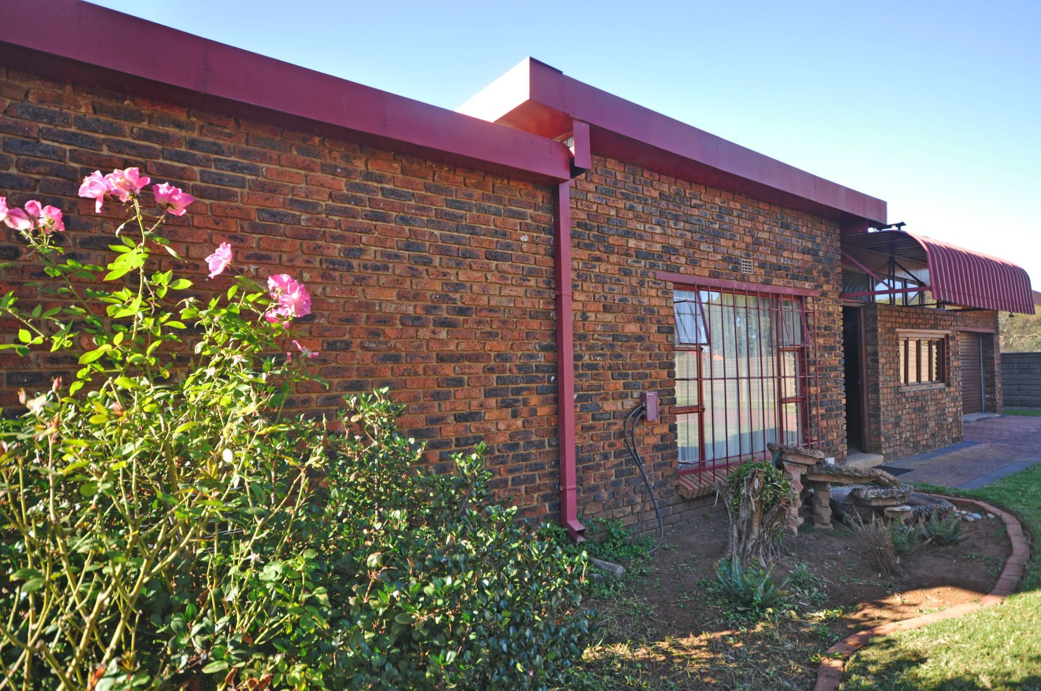 3 Bedroom House For Sale Falcon Ridge 1VT1617295 Pam Golding