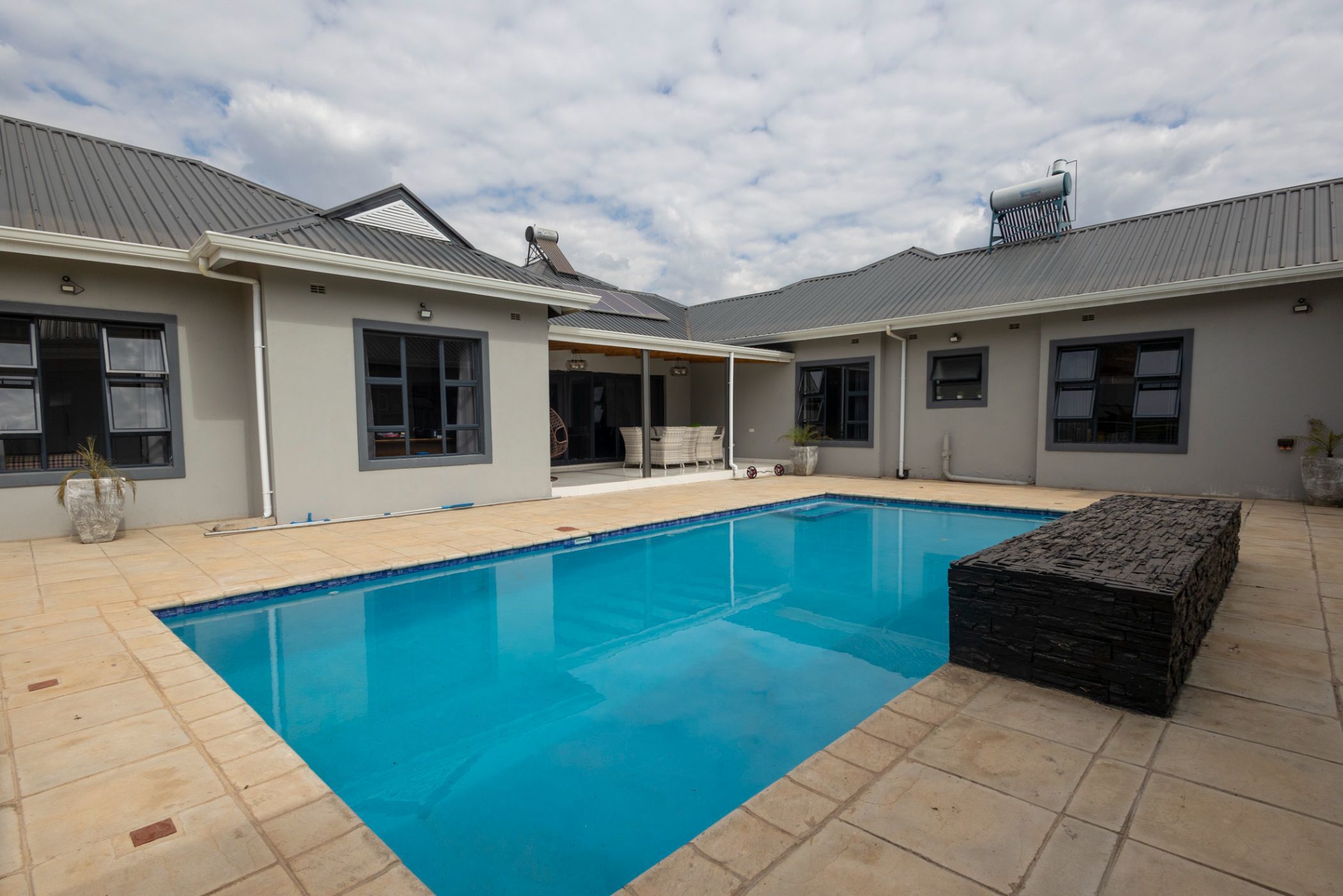 6 Bedroom House For Sale Kambanji (Zimbabwe) 3ZB1617705 Pam Golding Properties