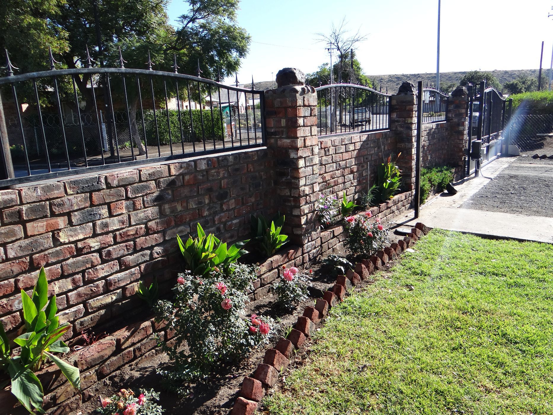 3 Bedroom House For Sale Hillside (Beaufort West) 1KK1619571 Pam