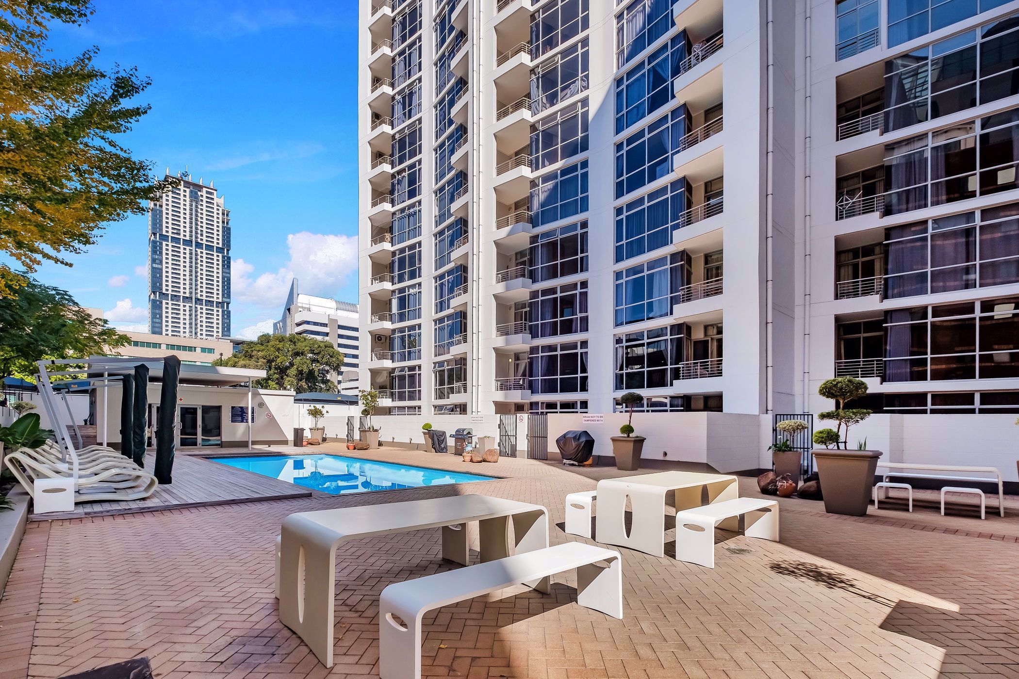 1 Bedroom Apartment For Sale Bank Assisted Sale by Standard Bank