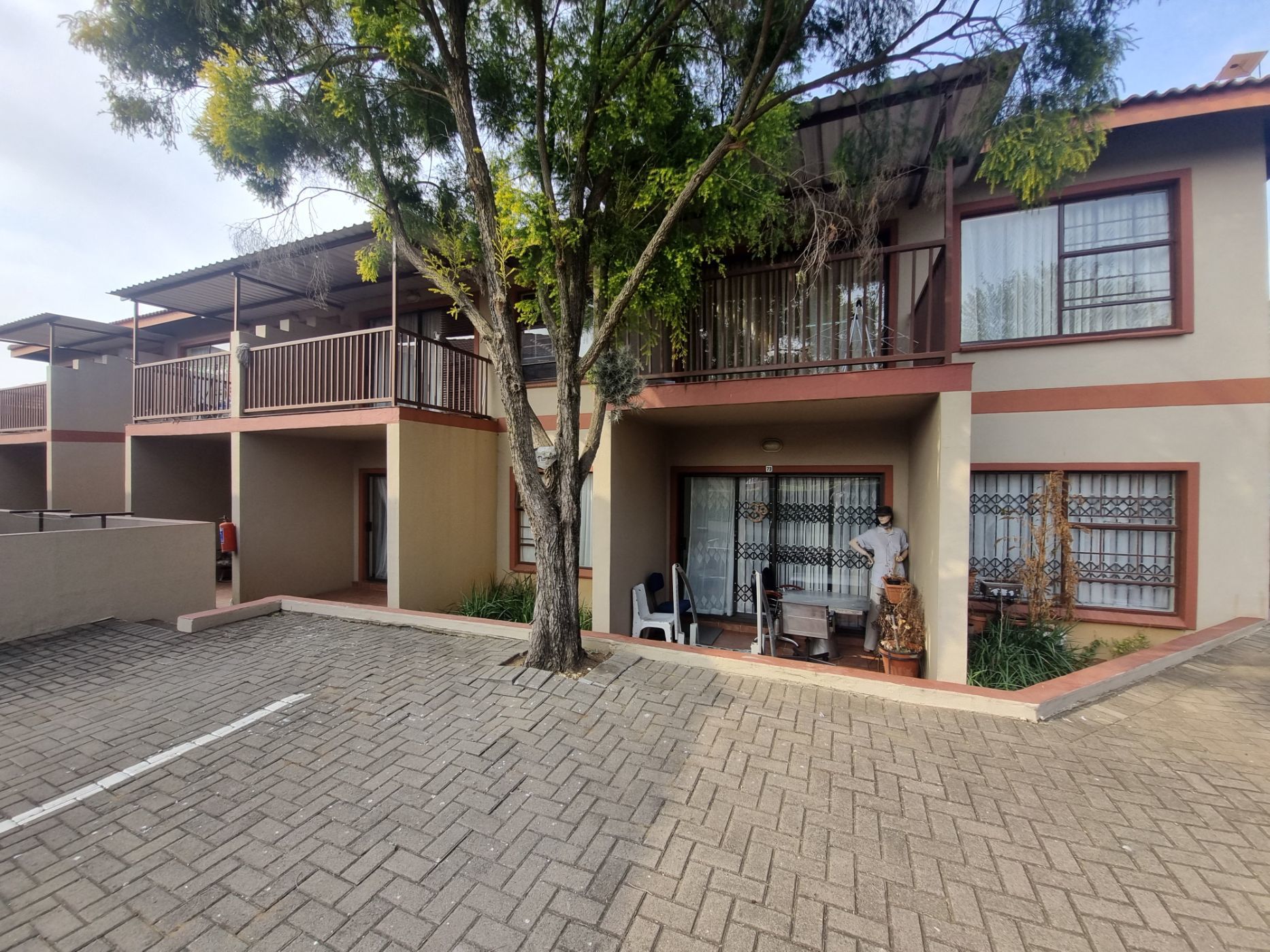2 bedroom townhouse for sale in Pioneer Park