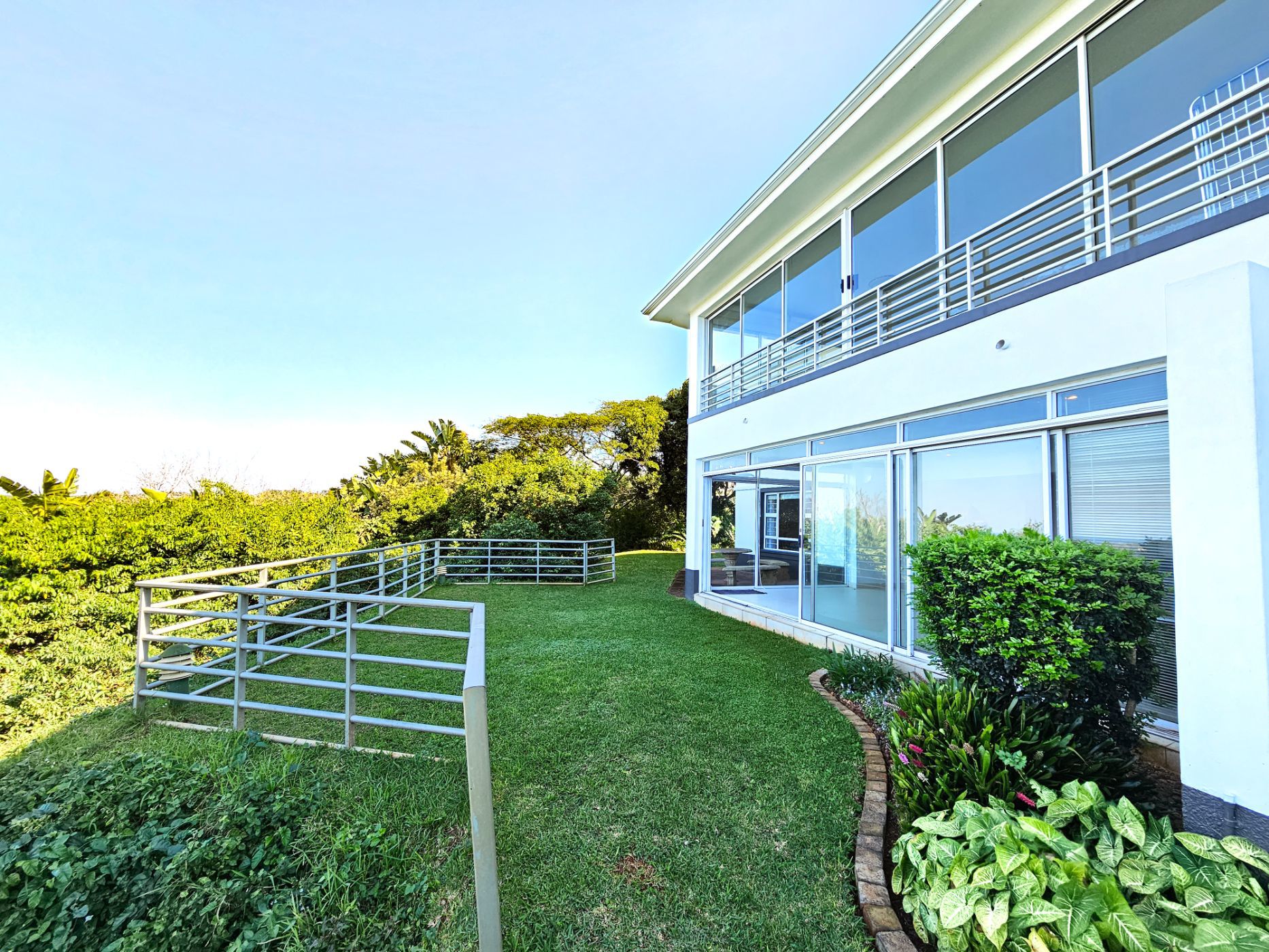 3 Bedroom Apartment For Sale Beverley Hills Estate 1BD1619817 Pam