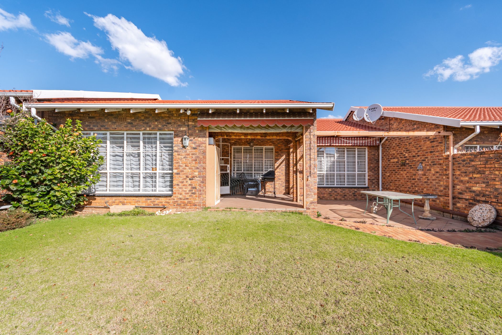 3 Bedroom Townhouse For Sale Elma Park BED1621287 Pam Golding