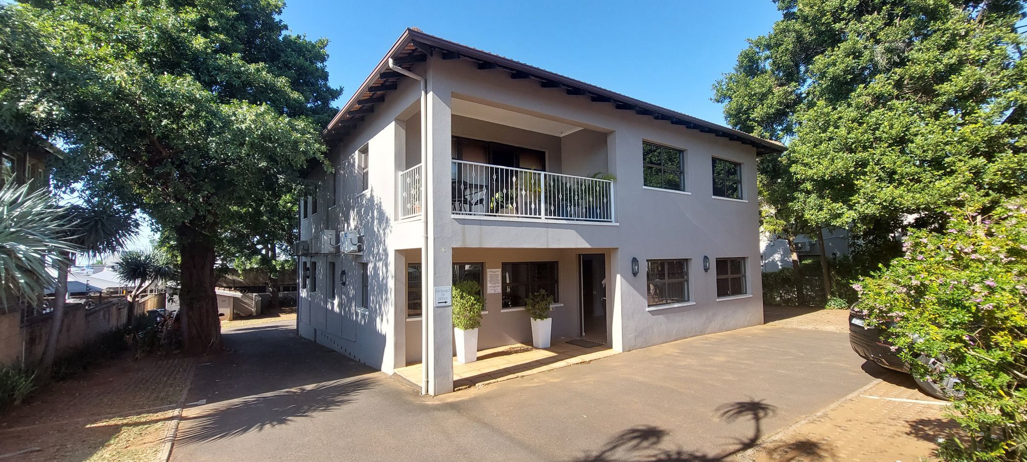 211 m&sup2; commercial office for sale in Durban North