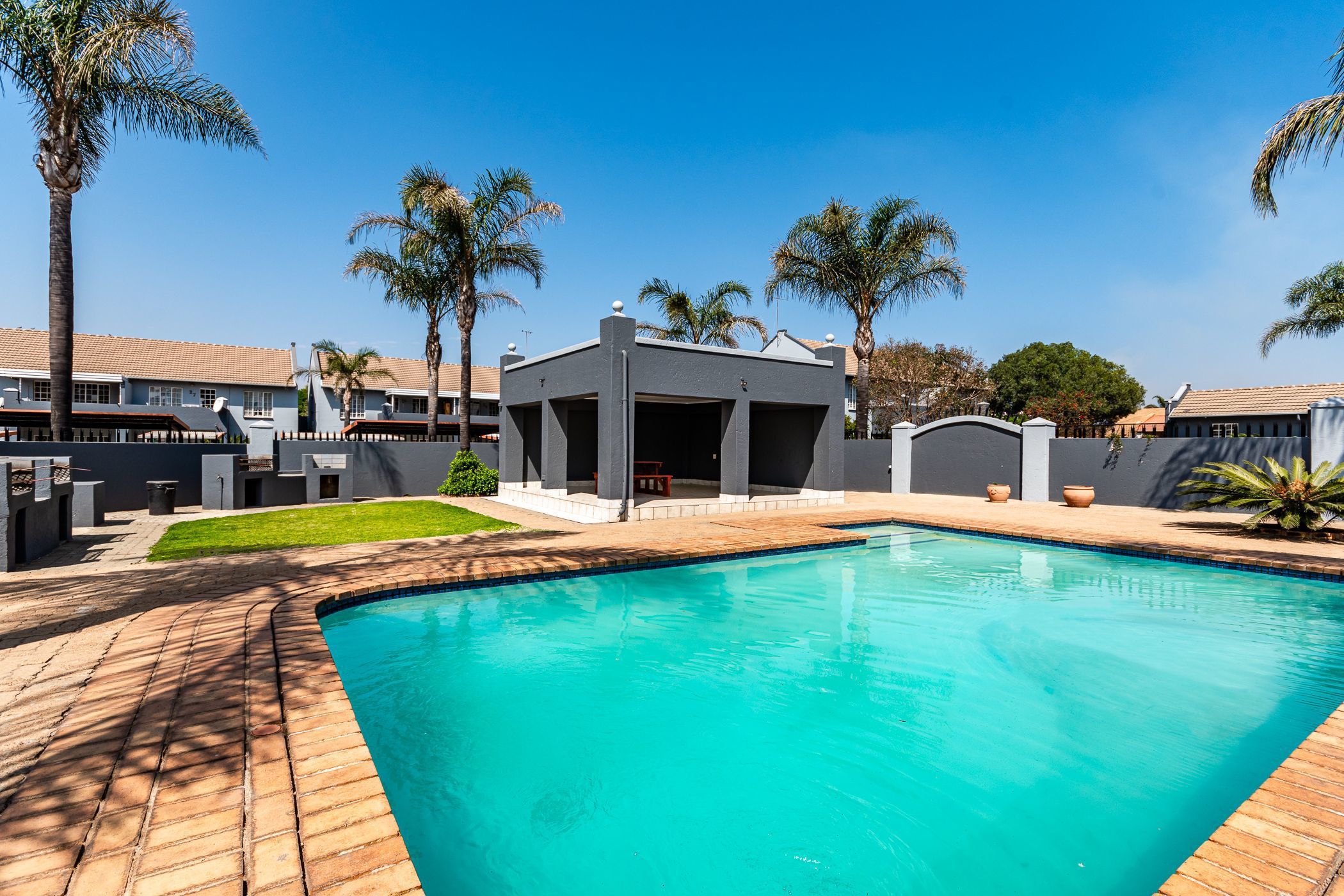 2 Bedroom Apartment For Sale Bartlett BOK1620980 Pam Golding