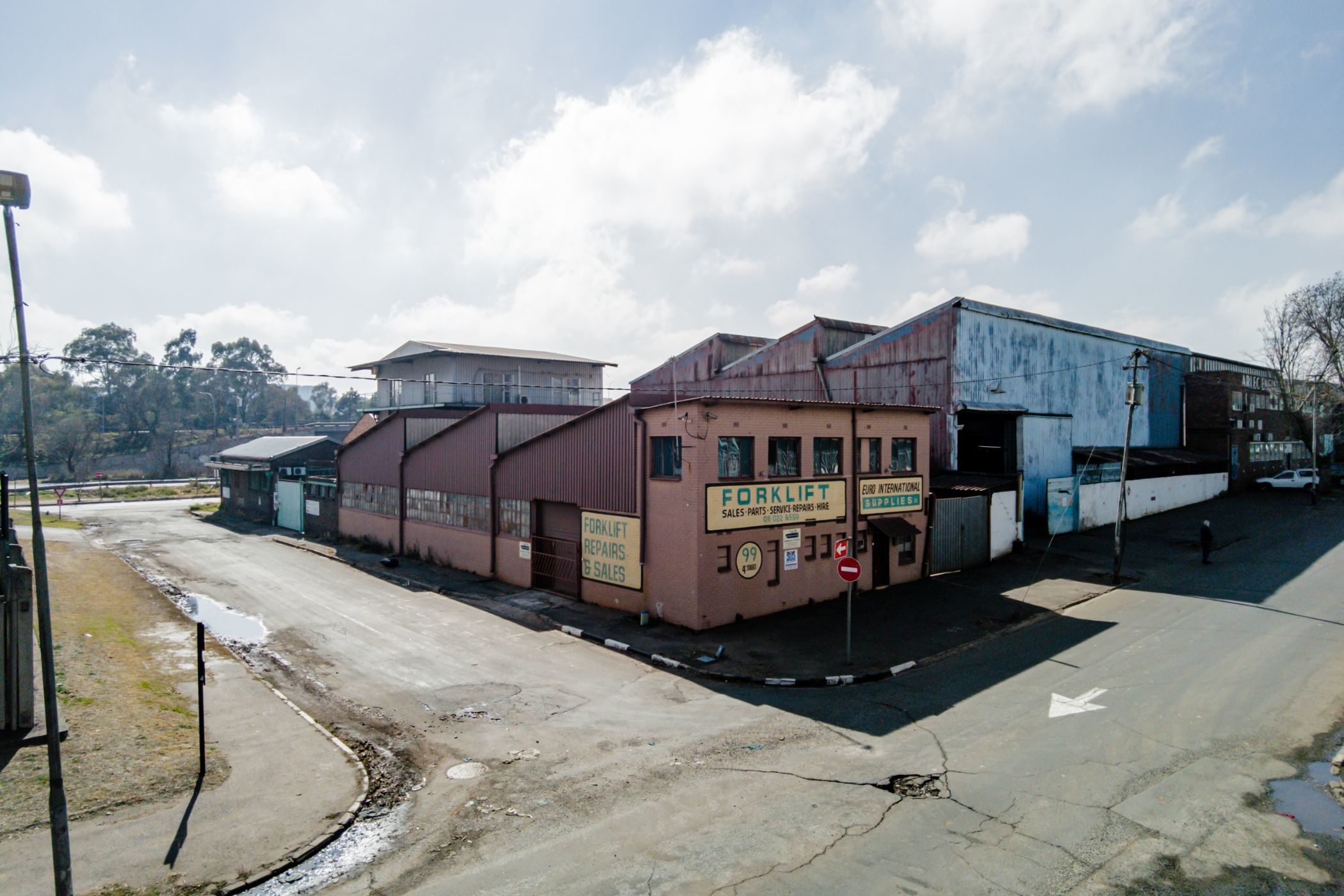 496 m2 Commercial Industrial Property For Sale Booysens Reserve