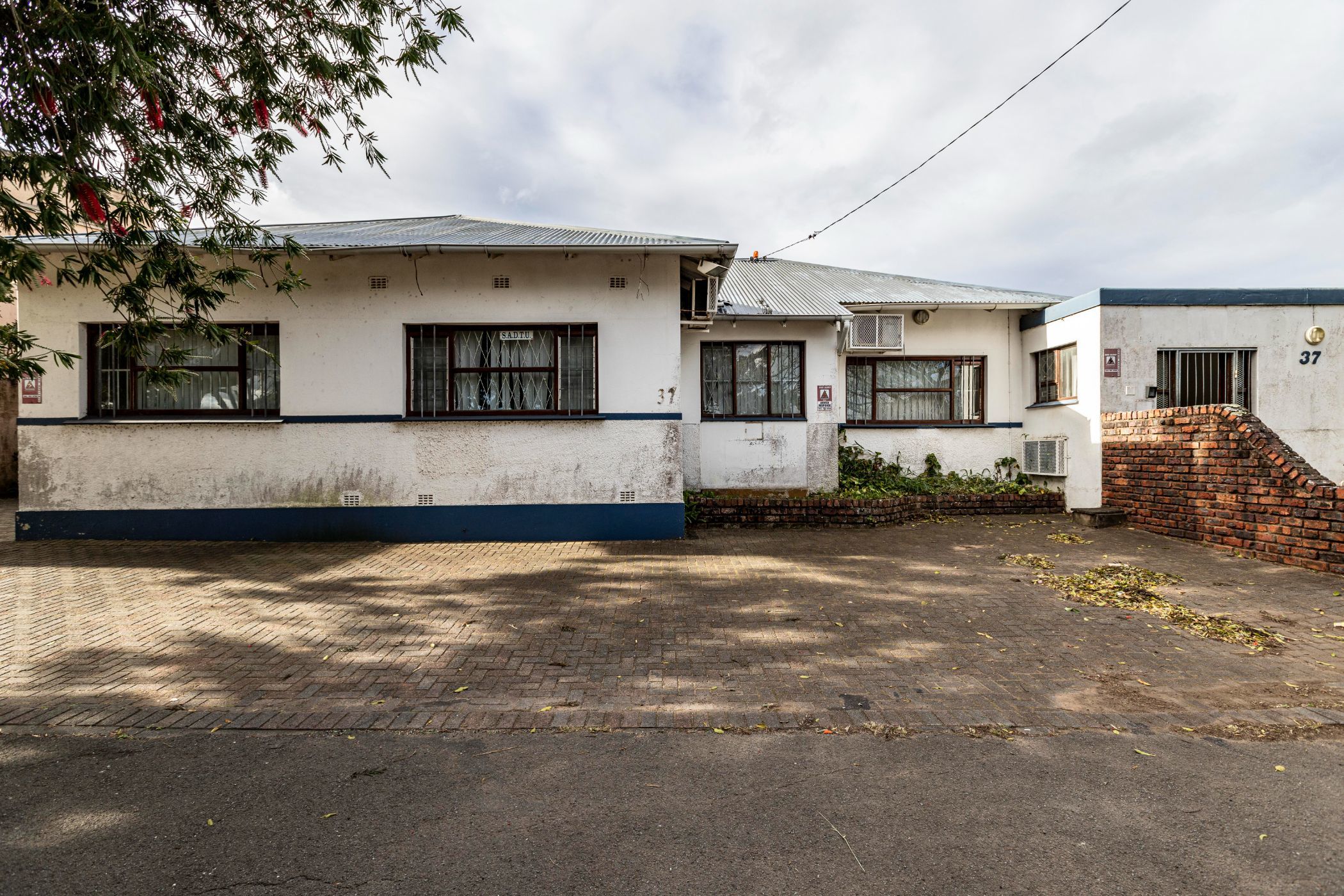 767 m2 Commercial Building For Sale East London CBD 1ET1622254