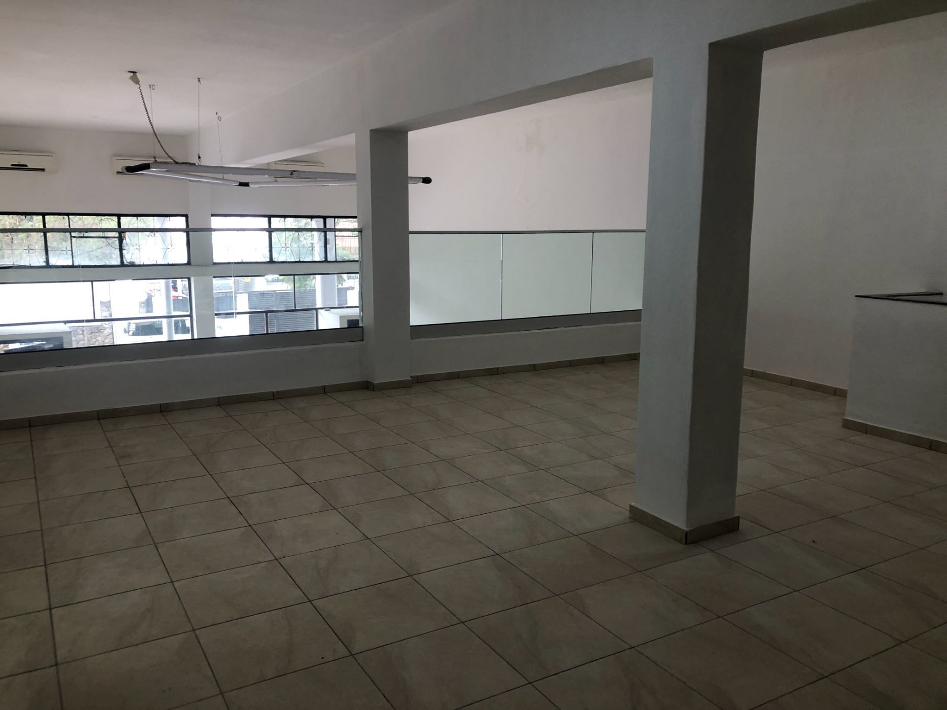 300 m&sup2; commercial retail property for sale in Maputo  (Mozambique)