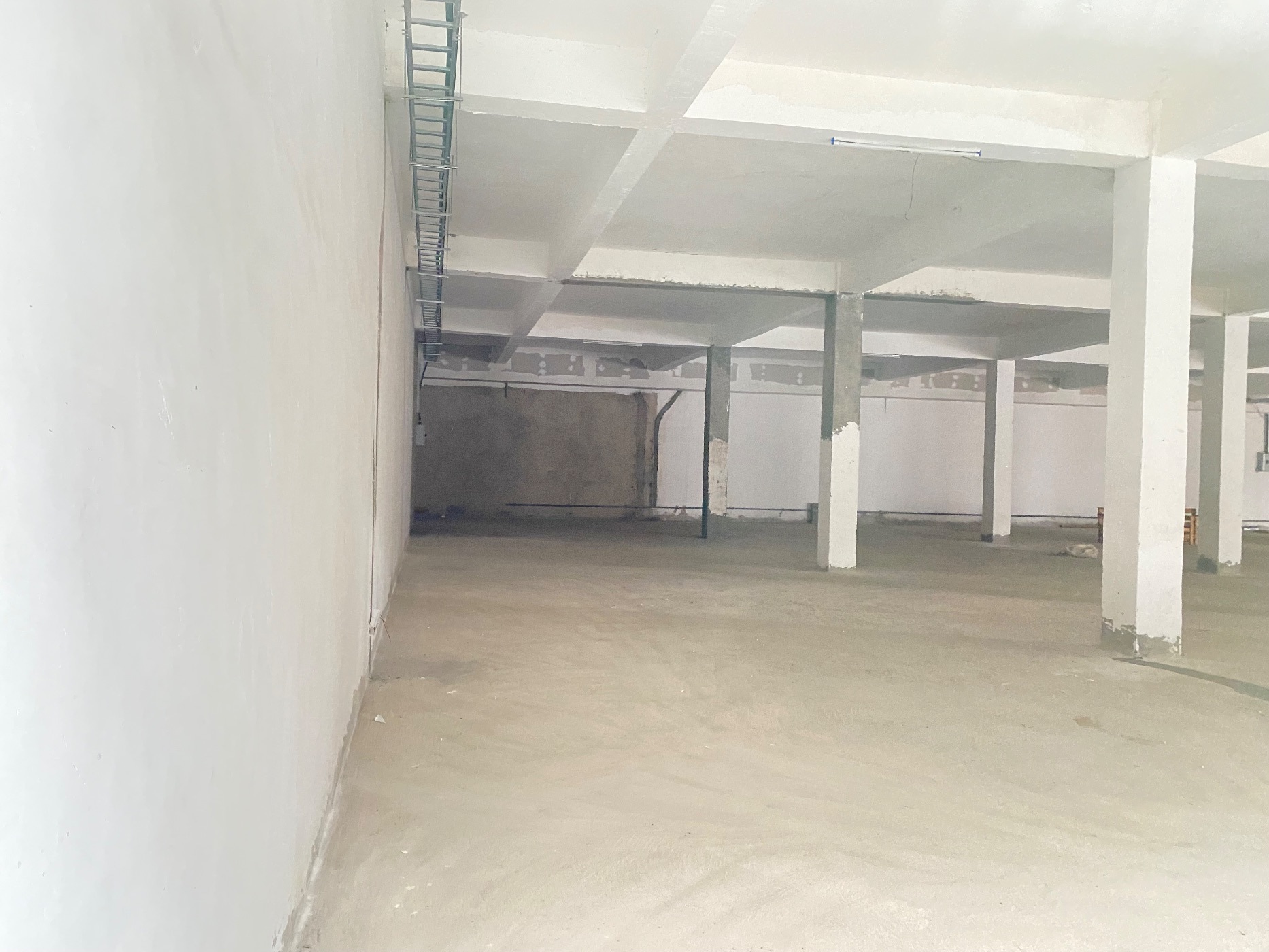 279 m&sup2; commercial retail property to rent in Kilimani (Kenya)
