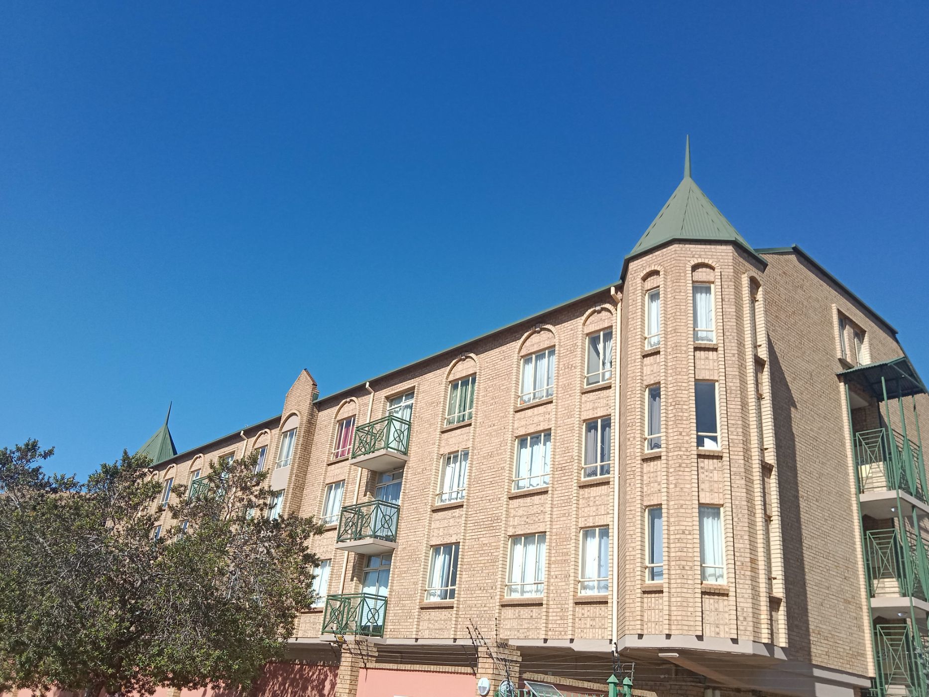 1 Bedroom Loft For Sale Hatfield PT1622537 Pam Golding Properties