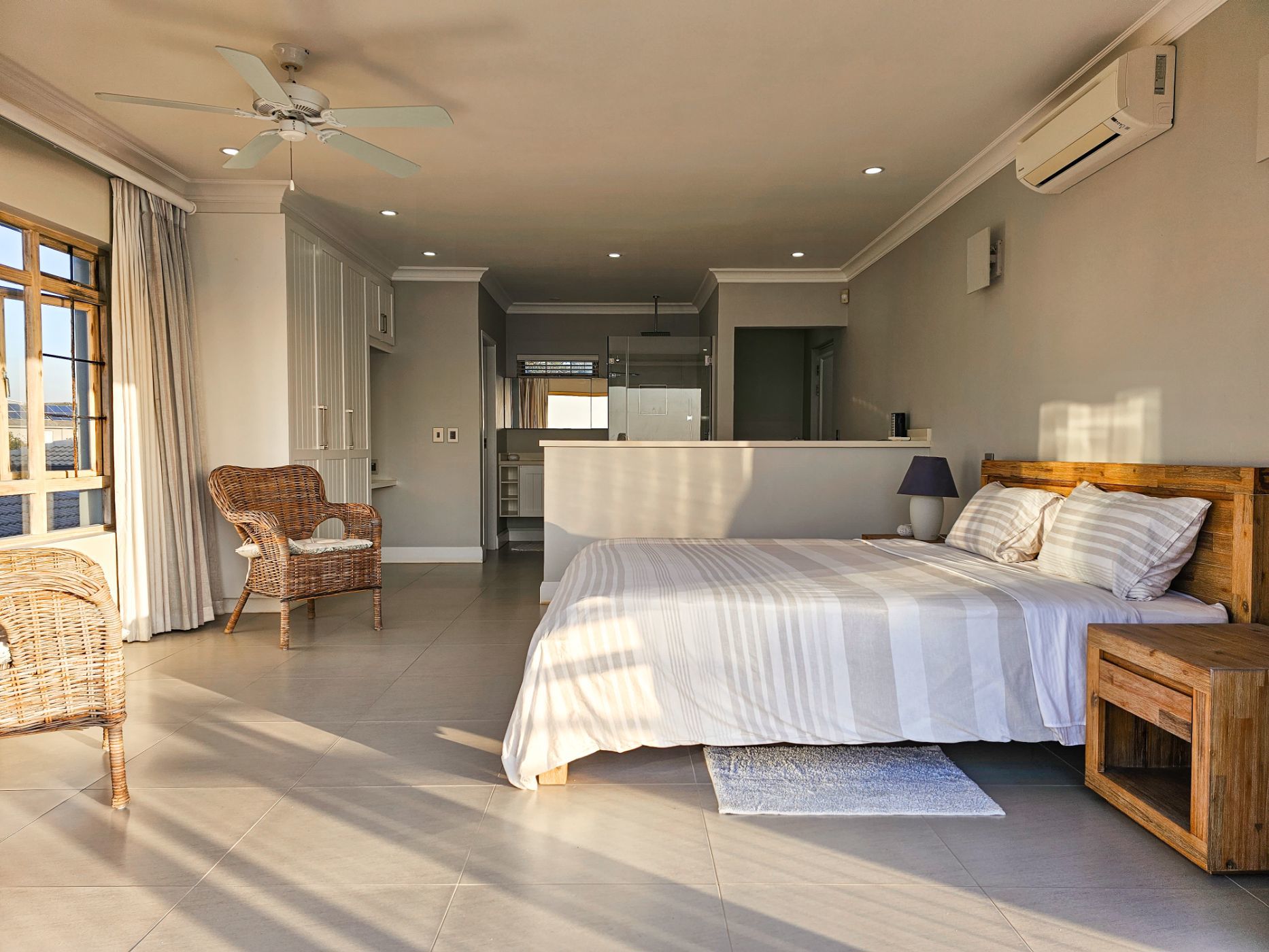 6 Bedroom House For Sale Tinley Manor 1BD1593752 Pam Golding