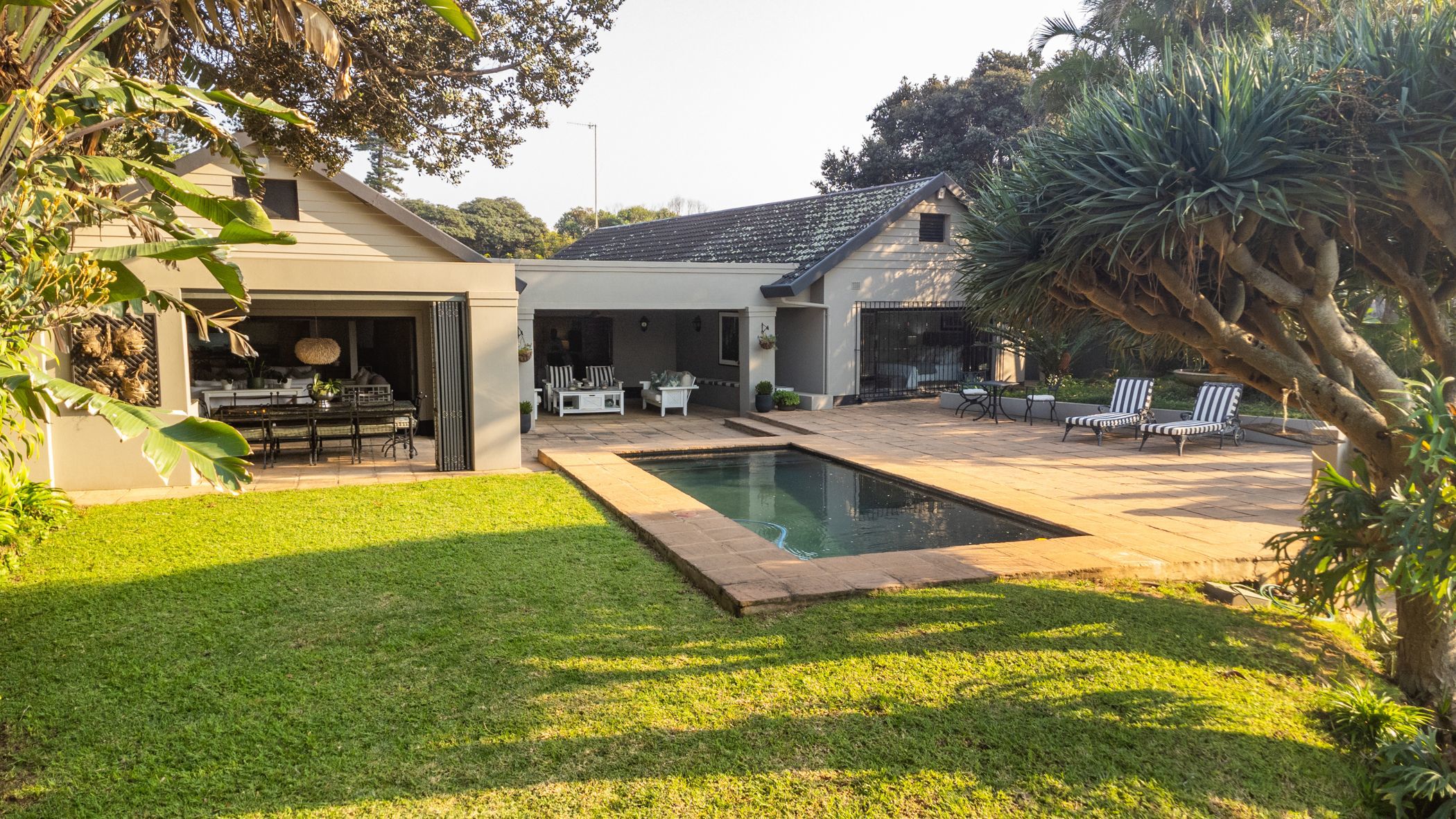 https://listing.pamgolding.co.za/images/properties/202307/793870/H/793870_H_19.jpg