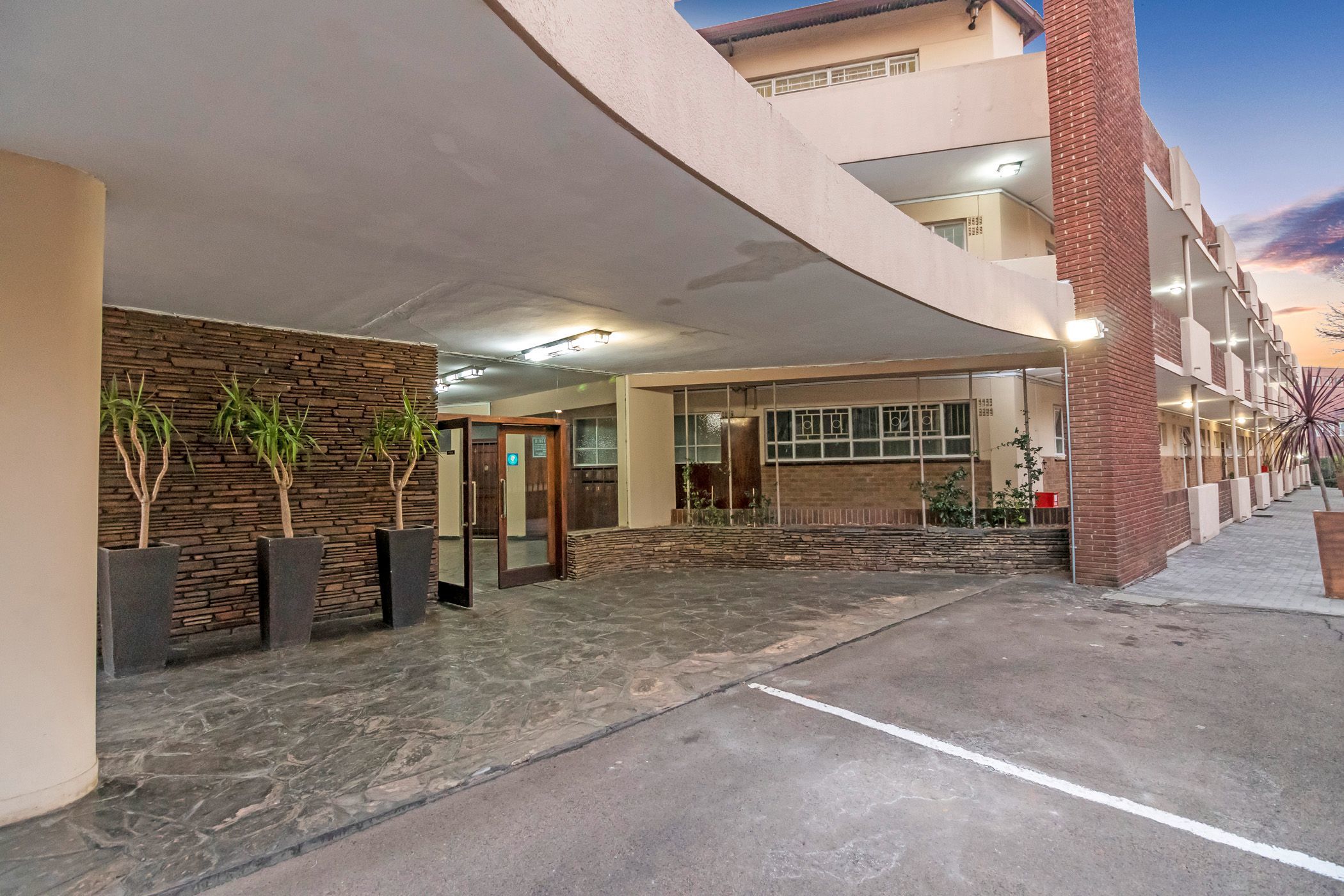 1 Bedroom Apartment For Sale Waverley (Johannesburg) HP1624865