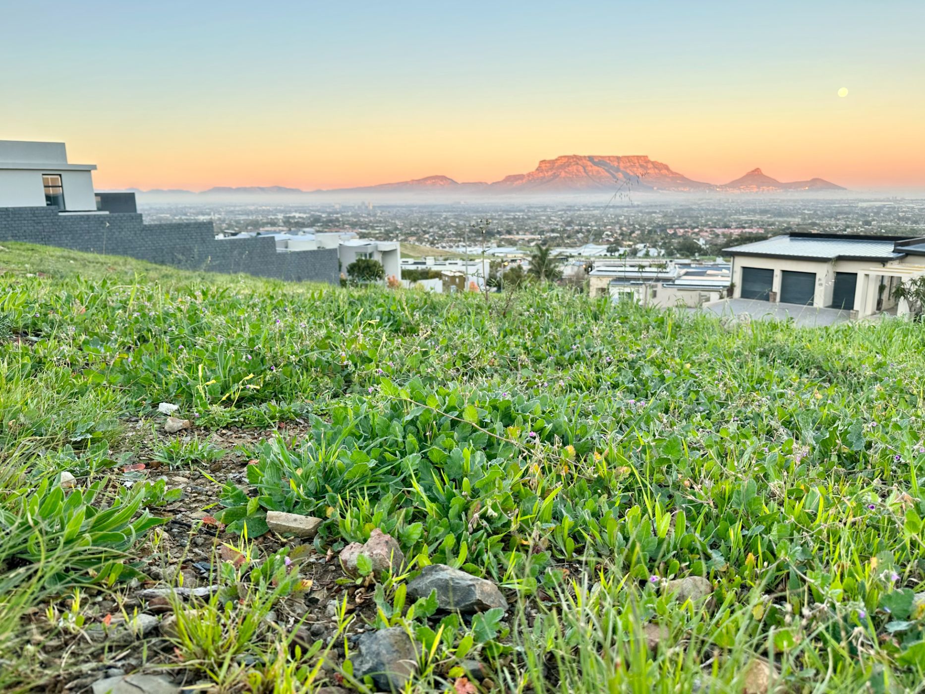 1107 m&sup2; residential vacant land for sale in Baronetcy Estate