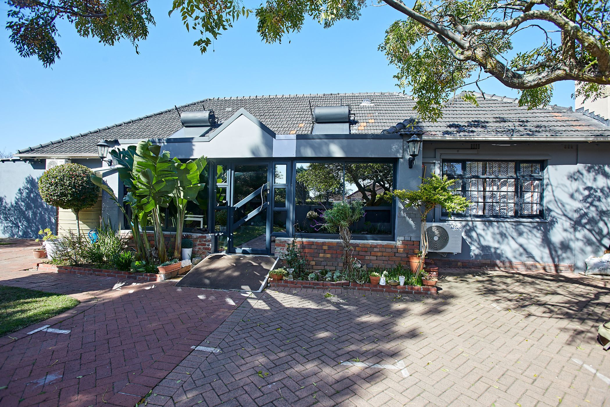7 bedroom house for sale in Pinelands (Cape Town)
