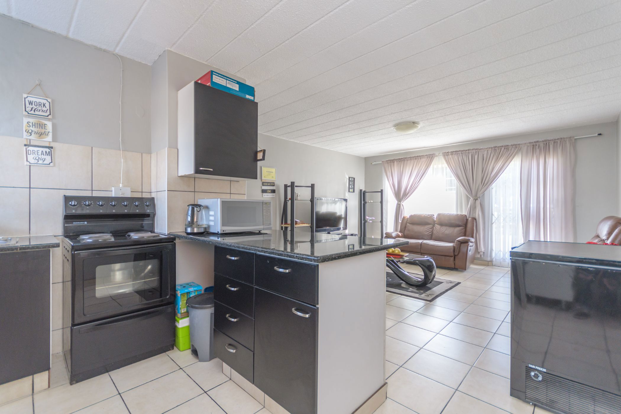 2 Bedroom Apartment For Sale Ravenswood BOK1626390 Pam Golding