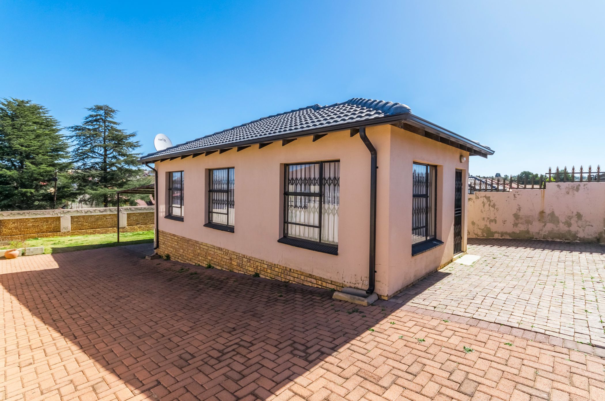 3 Bedroom House For Sale Bank Assisted Sale by Standard Bank