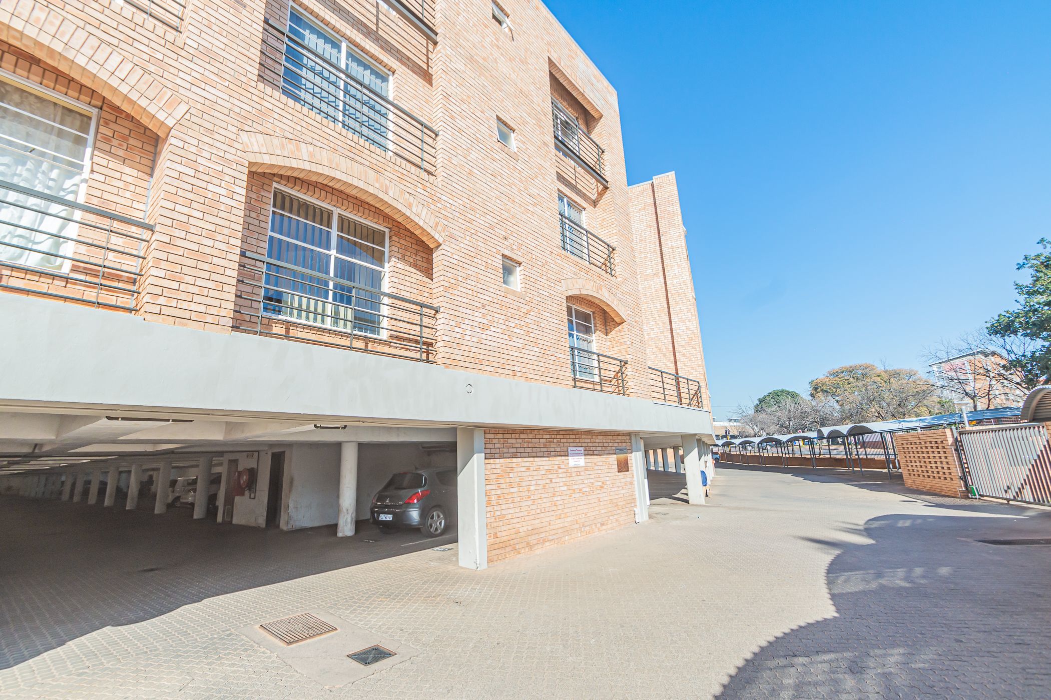 2 Bedroom Apartment For Sale Hillcrest (Pretoria) PT1624404 Pam