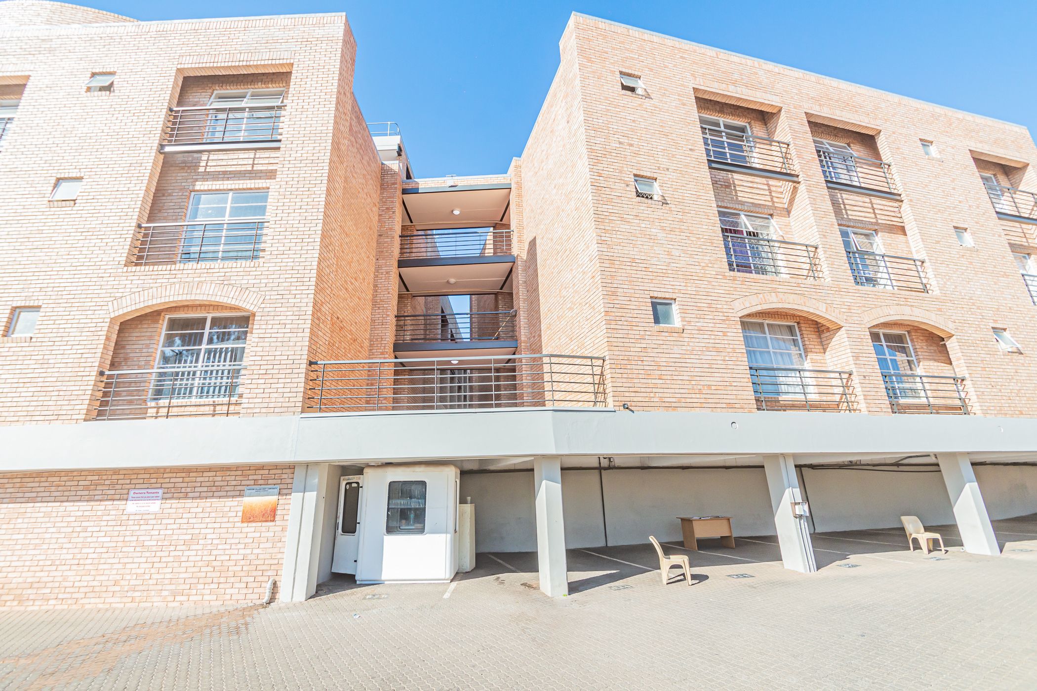 2 Bedroom Apartment For Sale Hillcrest (Pretoria) PT1624404 Pam Golding Properties