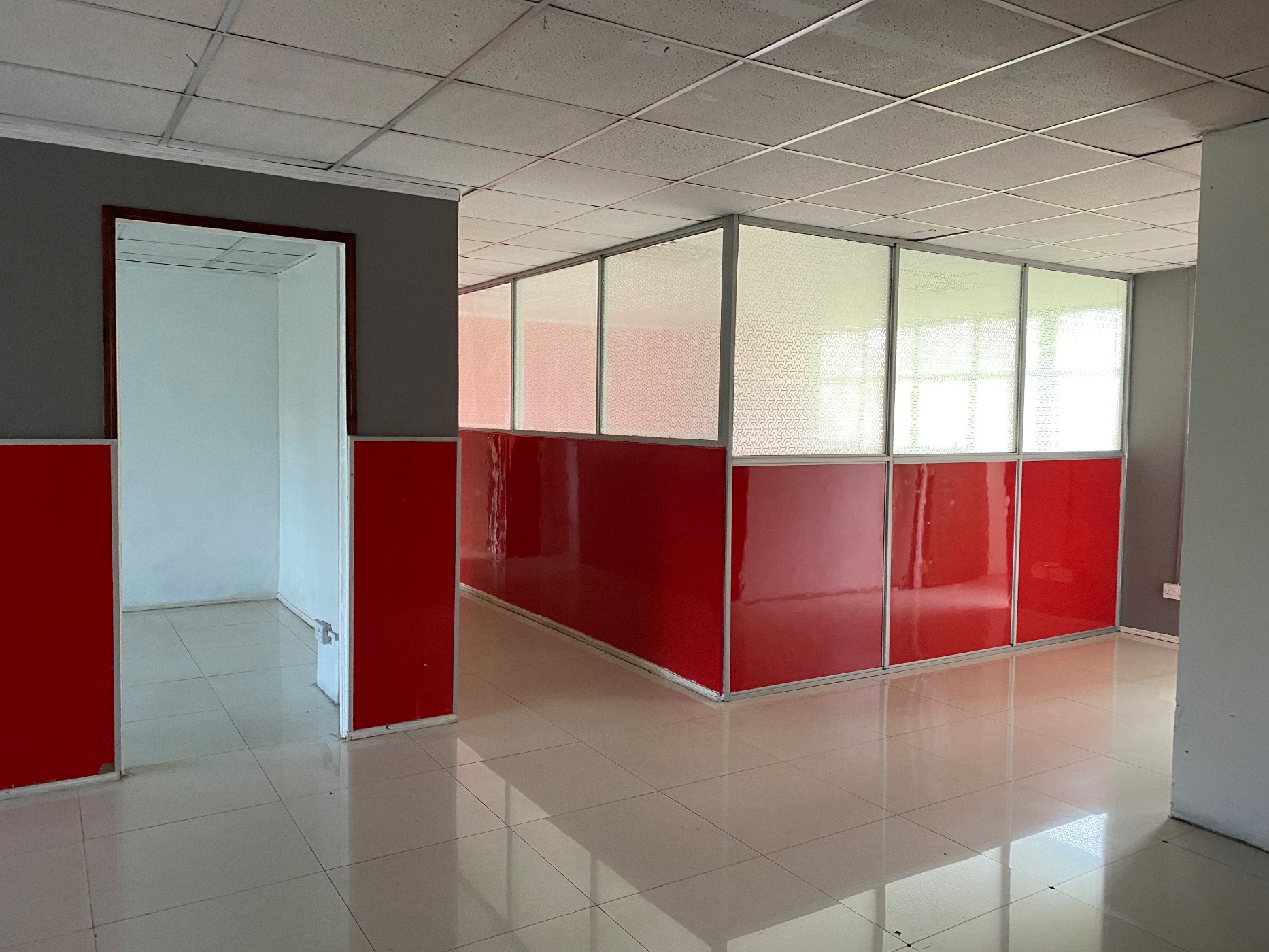195 m&sup2; commercial building to rent in Kilimani (Kenya)