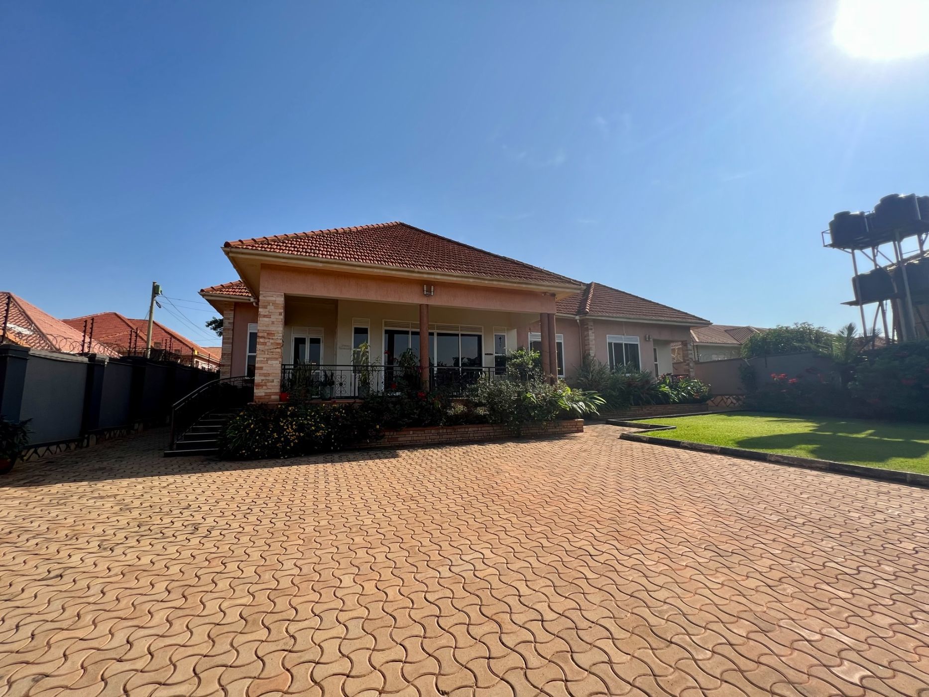 5 bedroom bungalow for sale in Uganda