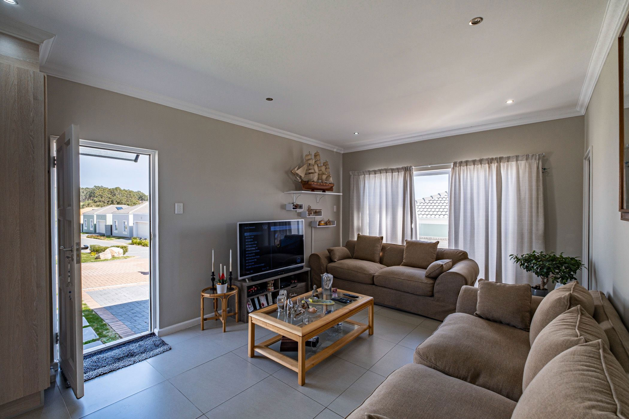 4 Bedroom Townhouse For Sale Westbrook (Port Elizabeth (Gqeberha