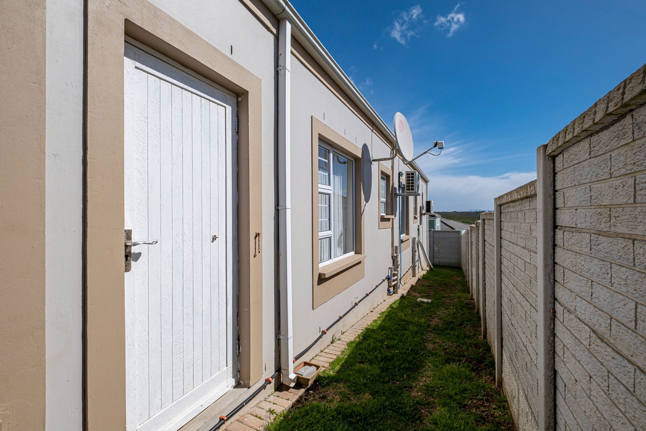 4 Bedroom Townhouse For Sale Westbrook (Port Elizabeth (Gqeberha