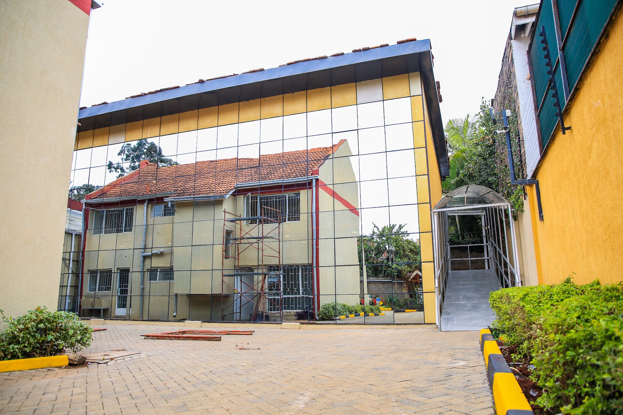 751 m&sup2; commercial office to rent in Kilimani (Kenya)
