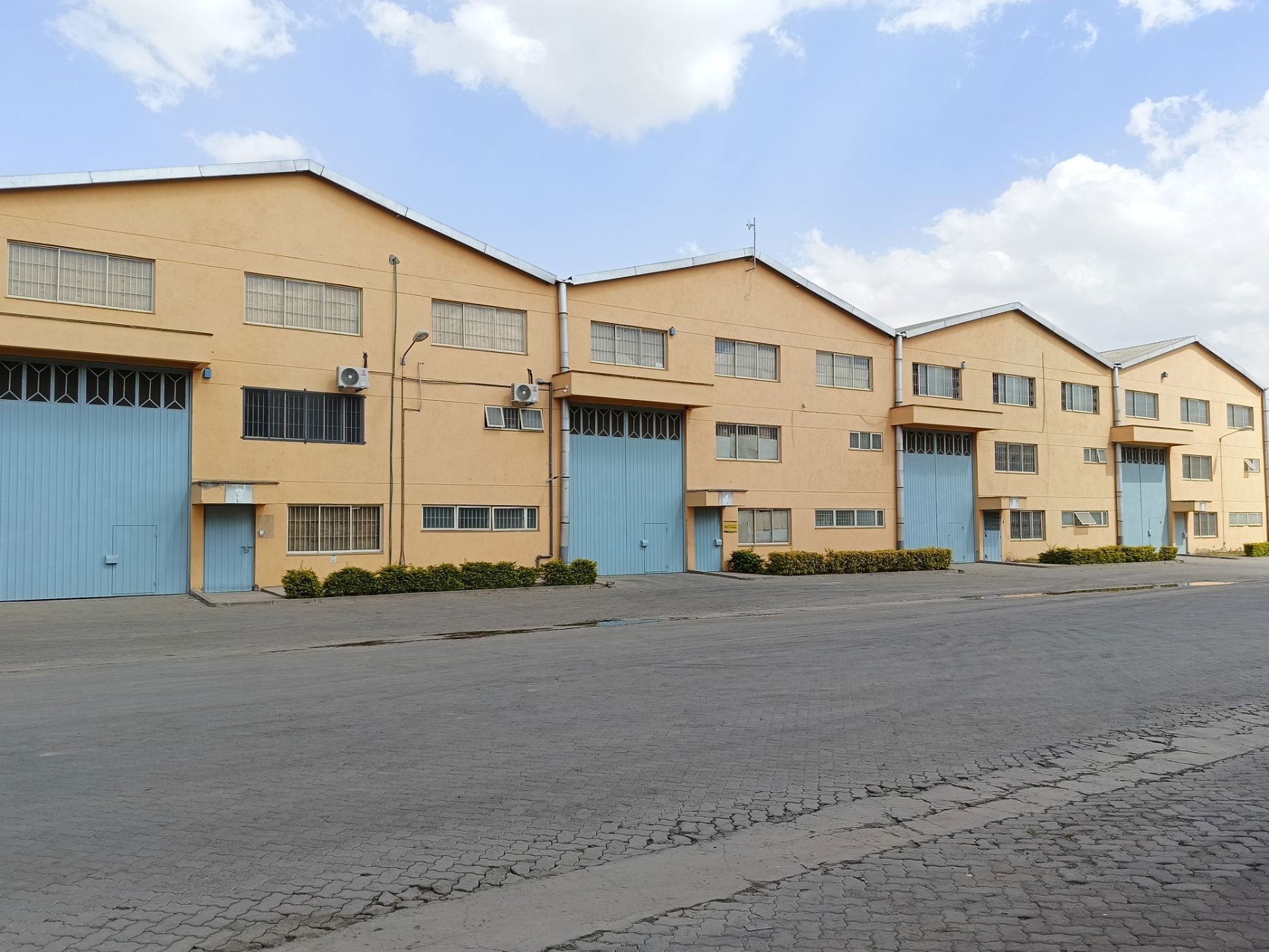 1050 m&sup2; commercial industrial property to rent in Mombasa Road (Kenya)