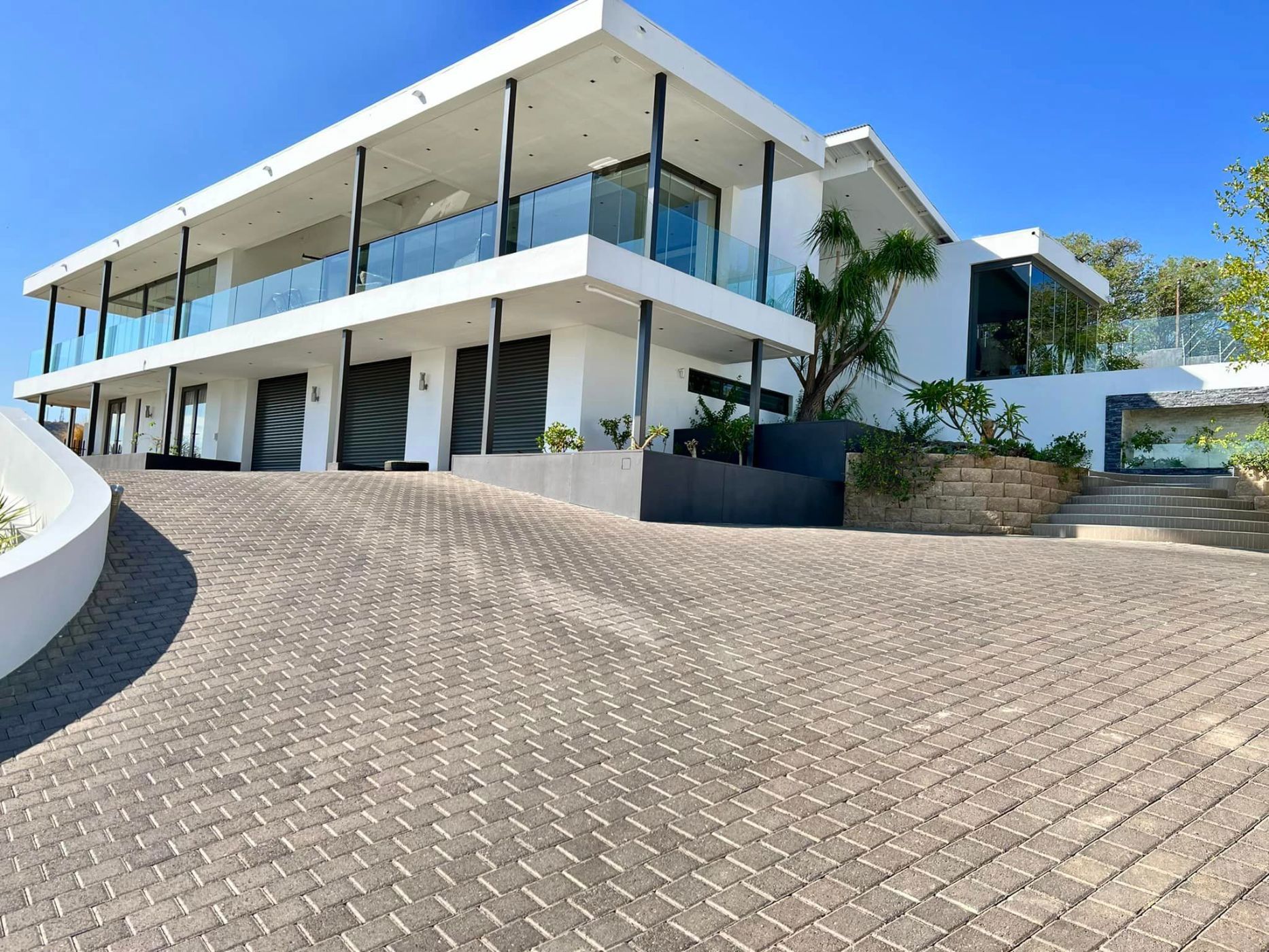 5 Bedroom Doublestorey House For Sale Klein Windhoek (Namibia