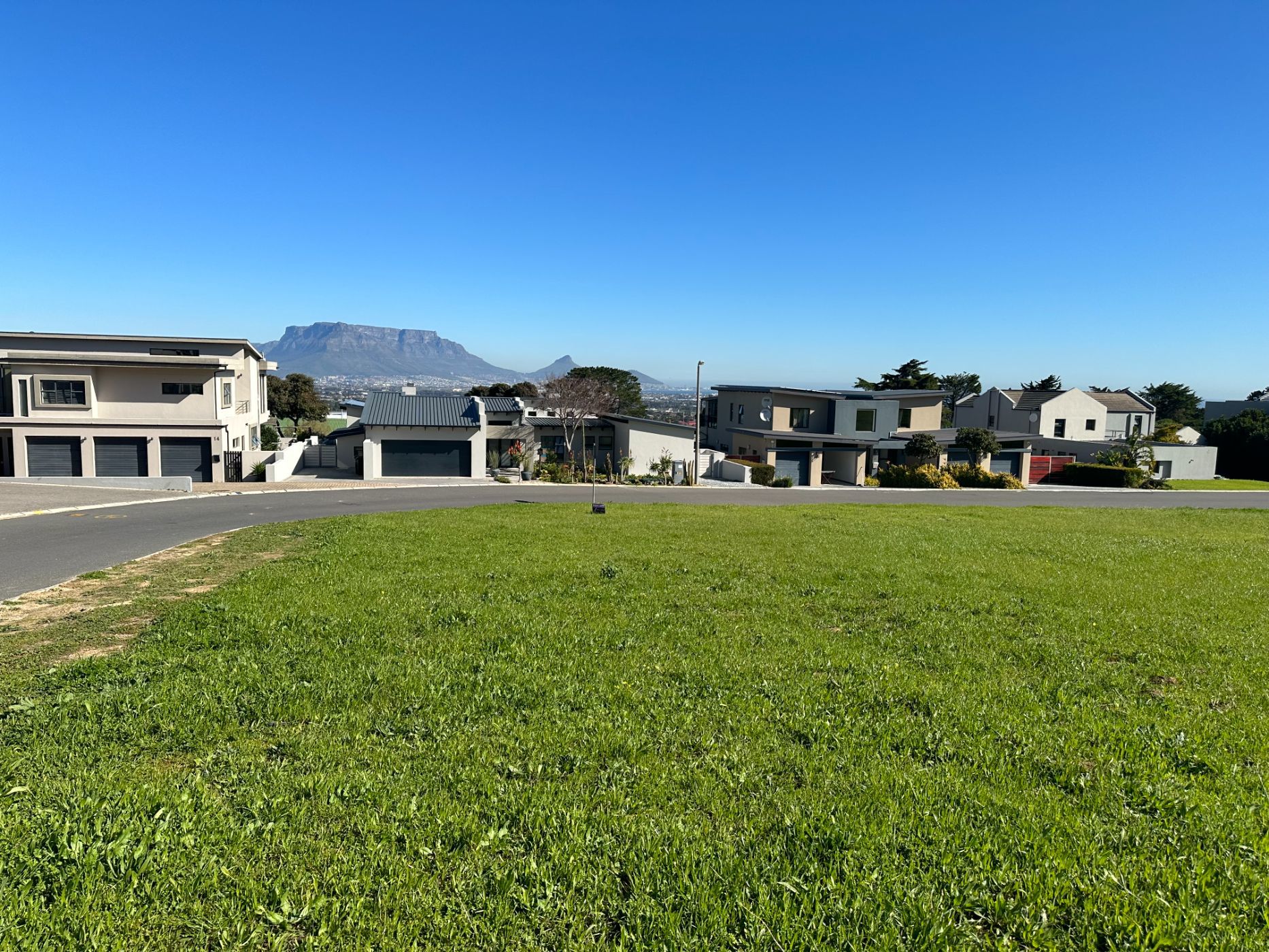 1030 m&sup2; residential vacant land for sale in Baronetcy Estate