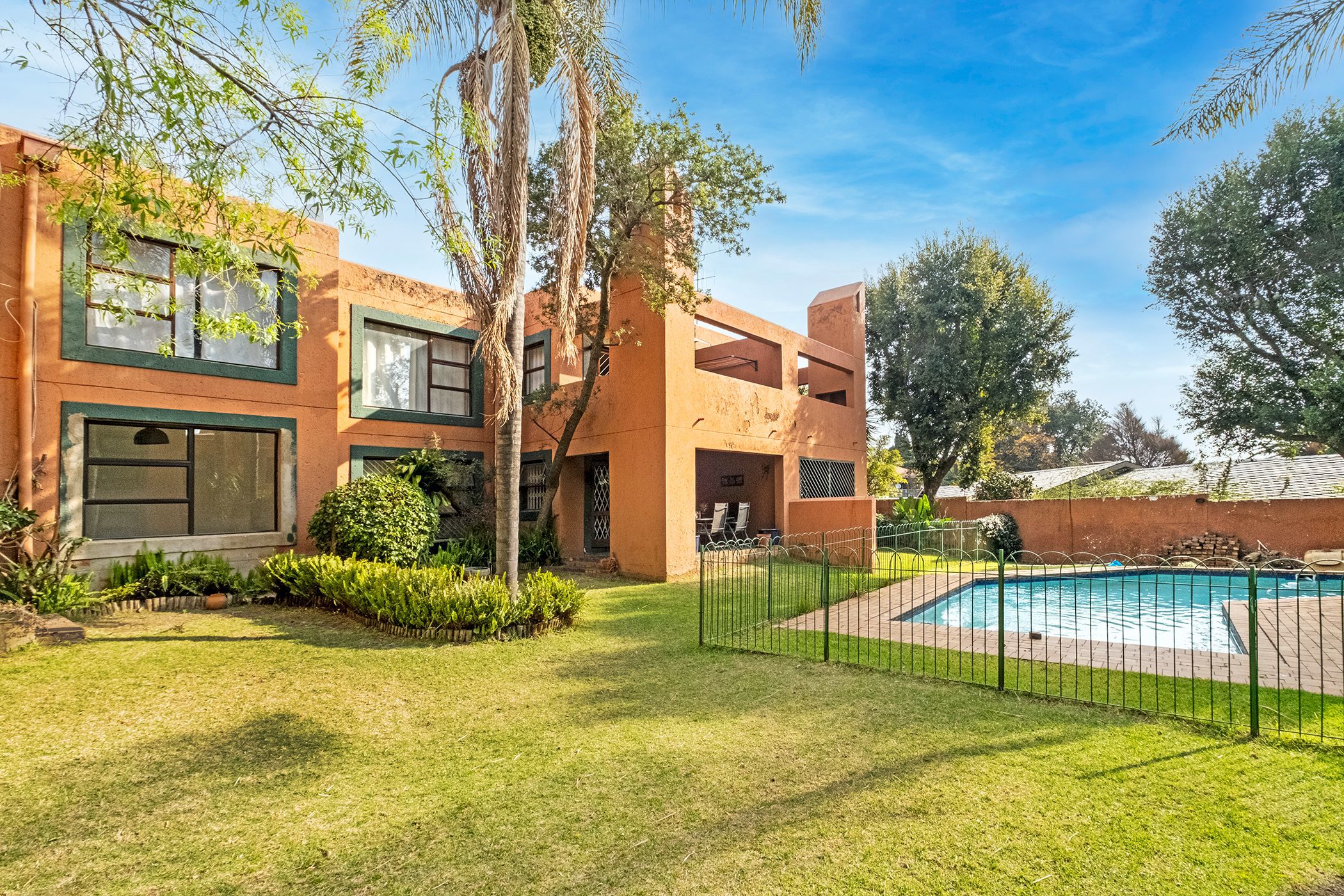 2 Bedroom Apartment For Sale Ferndale (Randburg) RAN1626331 Pam