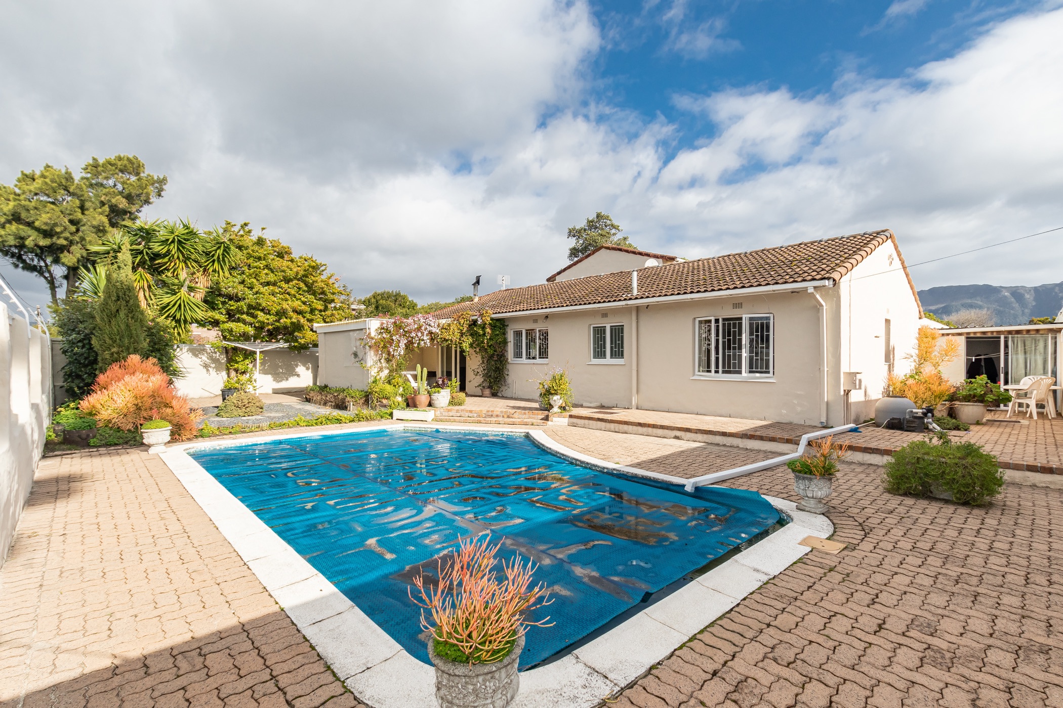 4 Bedroom House For Sale Constantia (Cape Town) KW1623570 Pam