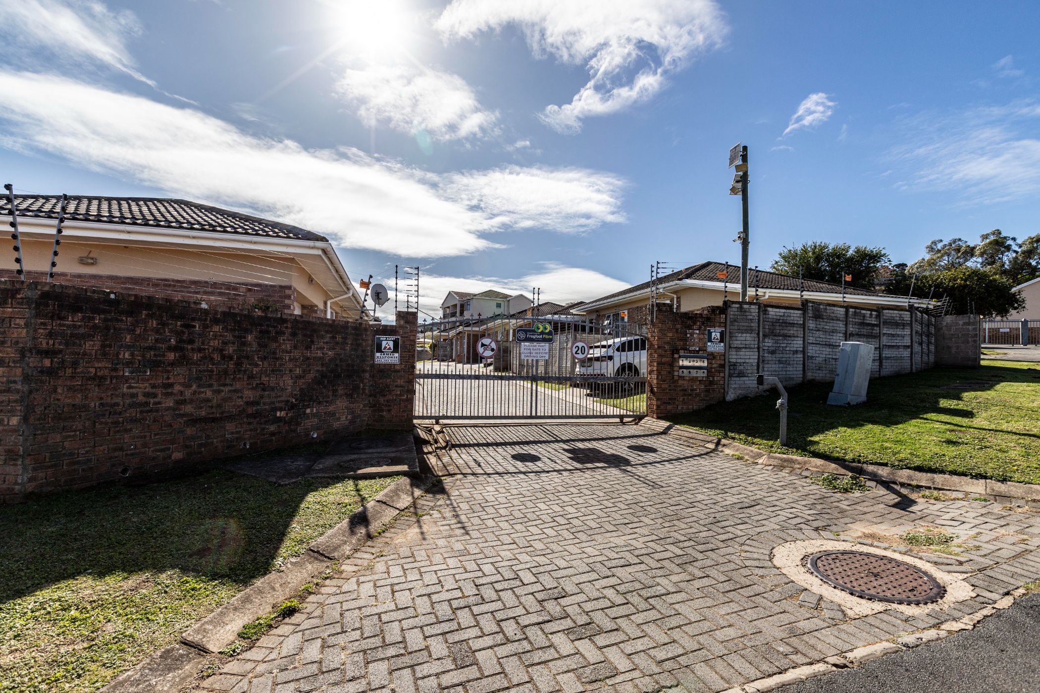 2 Bedroom Townhouse For Sale Nahoon Valley Park 1ET1623851 Pam