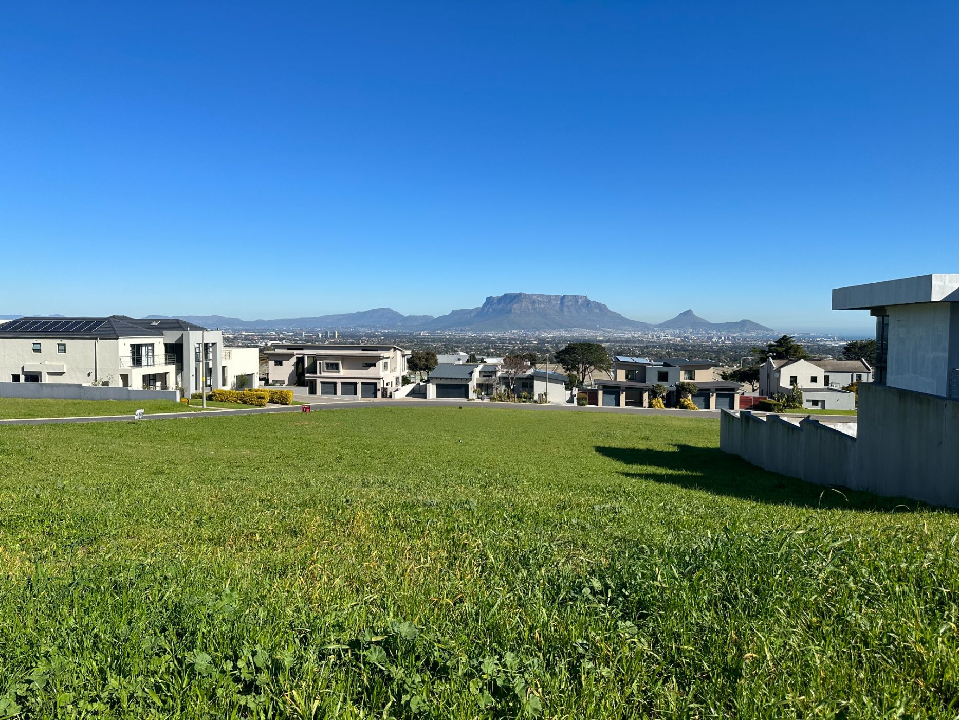 864 m&sup2; residential vacant land for sale in Baronetcy Estate