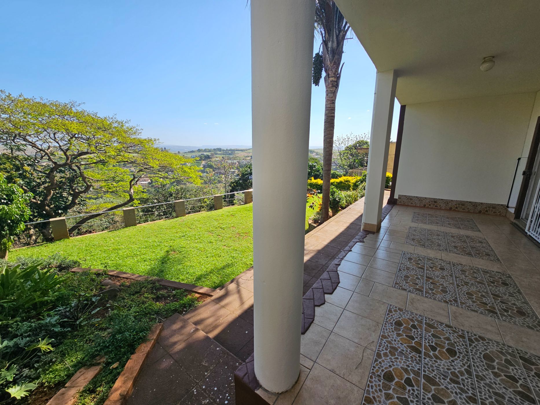 https://listing.pamgolding.co.za/images/properties/202309/1280801/H/1280801_H_71.jpg