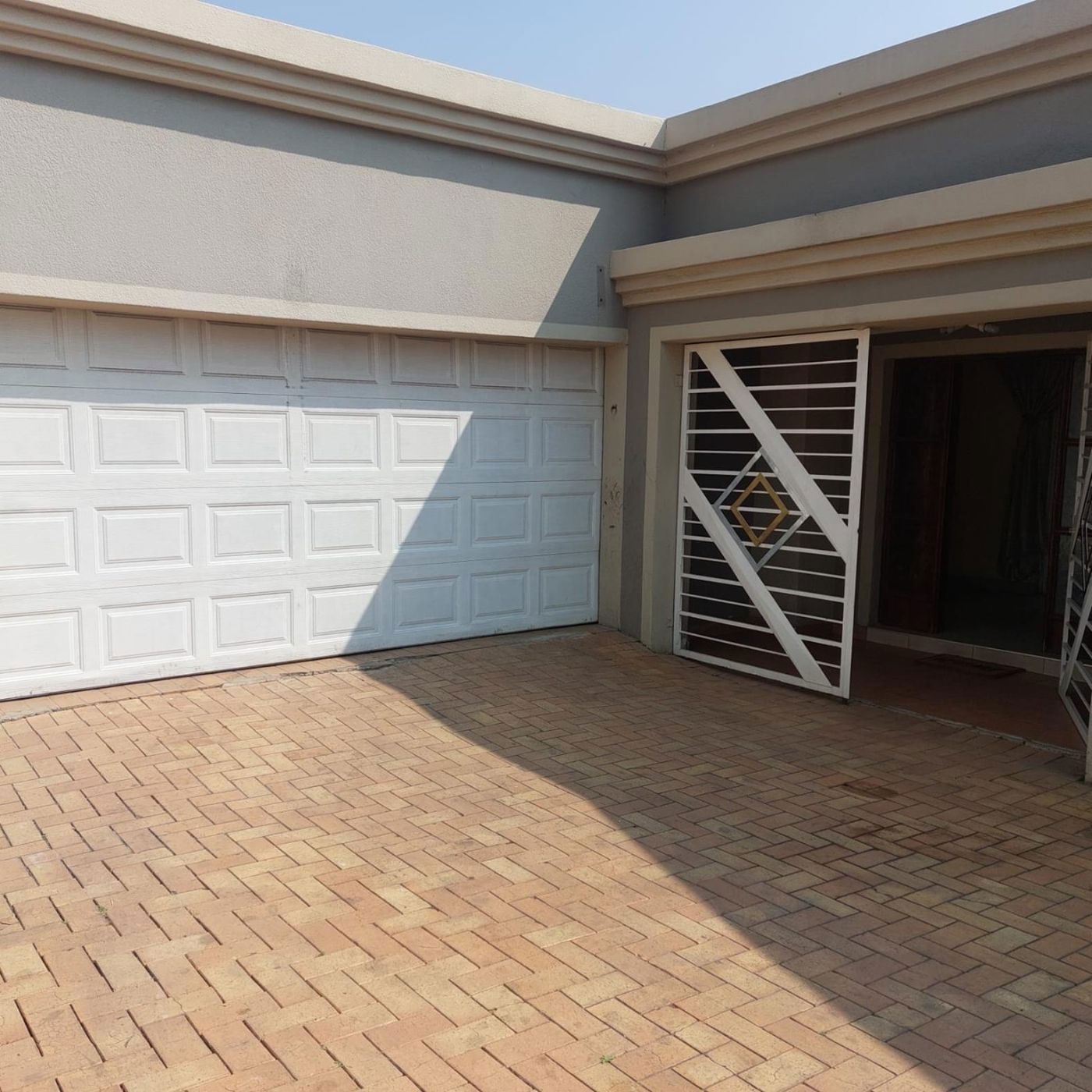 4 Bedroom House For Sale Oakdene (Johannesburg) 1GV1628486 Pam Golding Properties