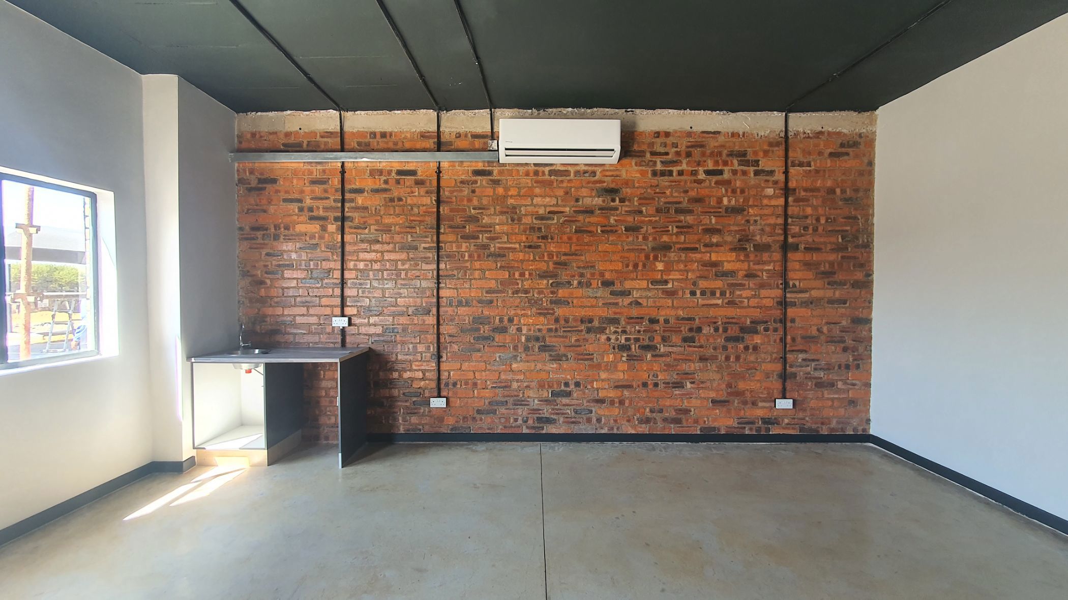 36 m&sup2; commercial office to rent in Phakalane (Botswana)