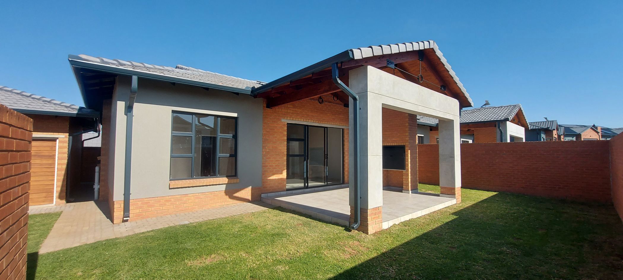 3 bedroom townhouse for sale in Six Fountains