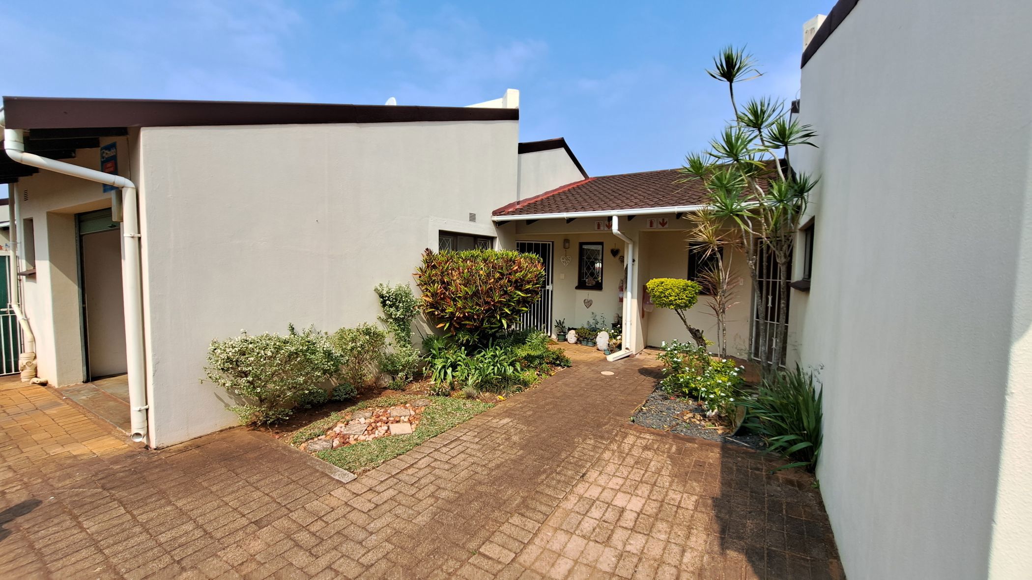 3 Bedroom Townhouse For Sale Uvongo 1PX1628700 Pam Golding Properties